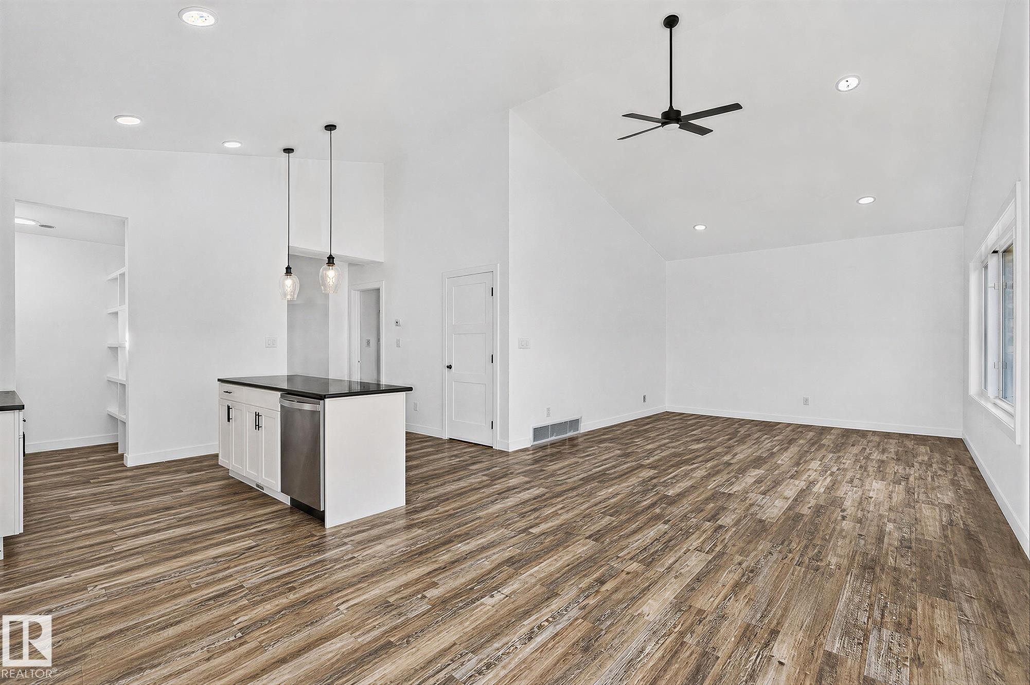 4804 53 Avenue, Thorsby, AB - Indoor