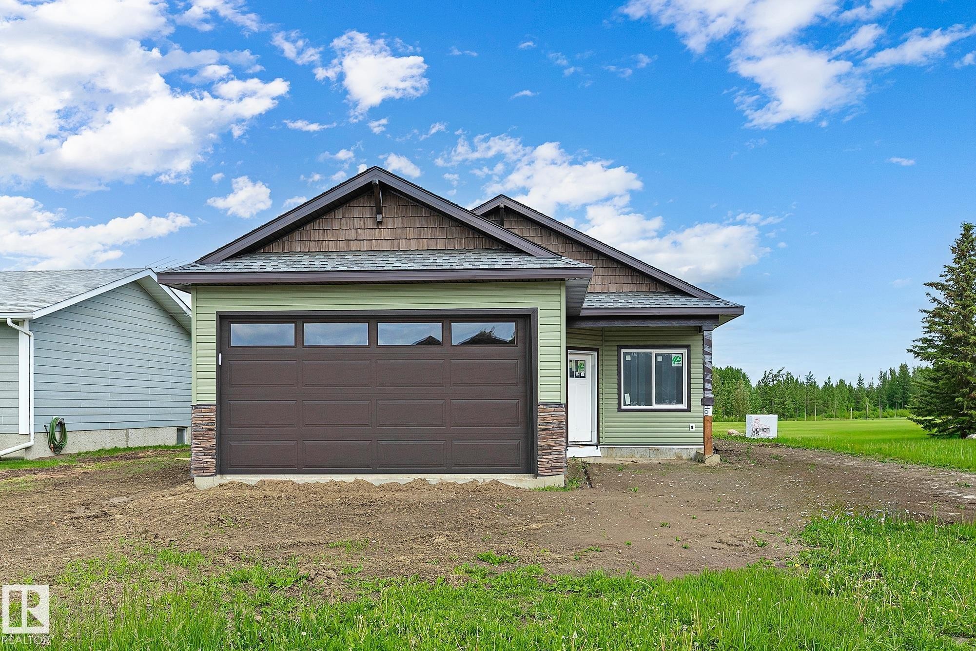 4804 53 Avenue, Thorsby, AB - Outdoor