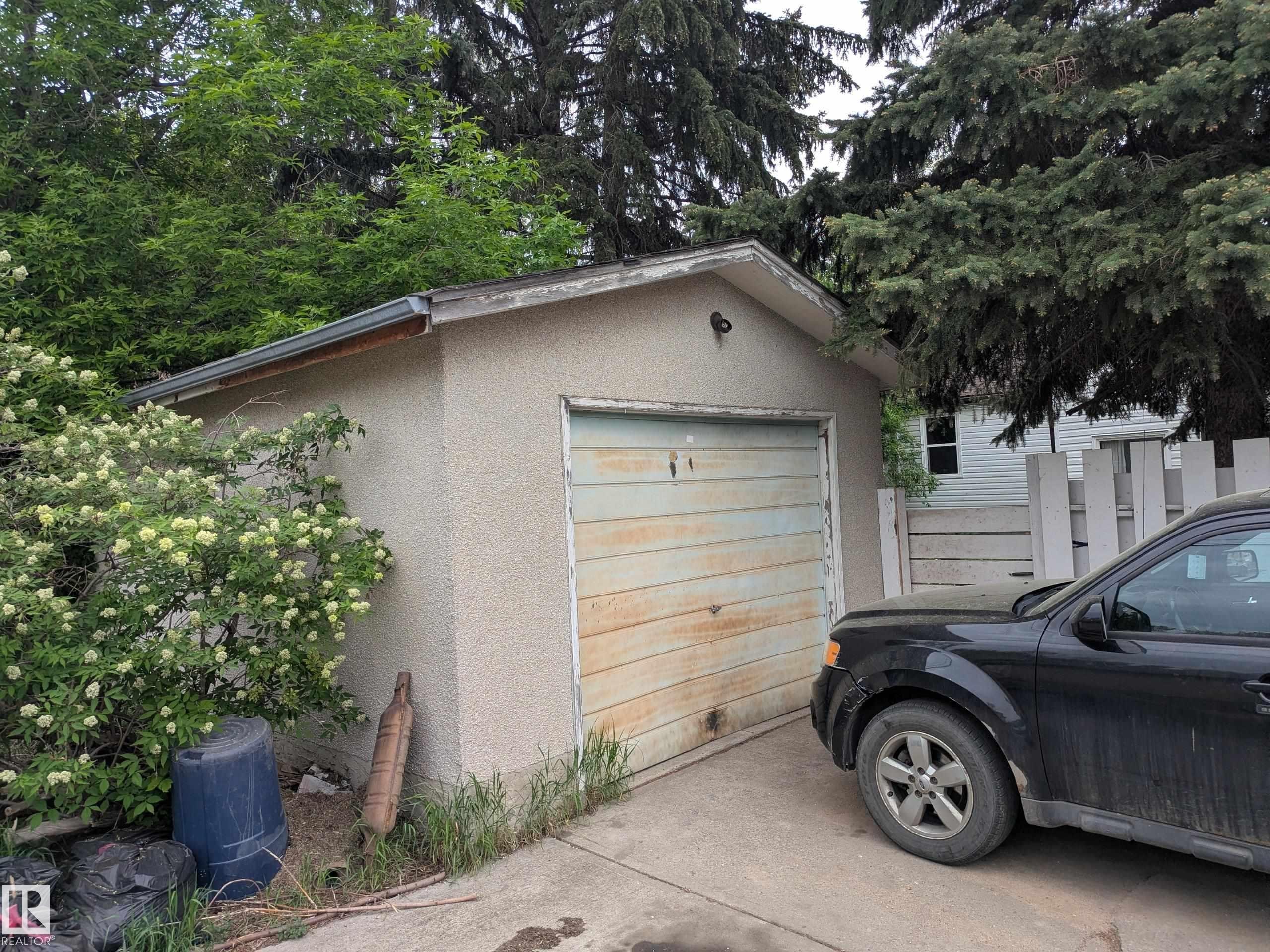 10650 76 Avenue, Edmonton, AB - Outdoor With Exterior