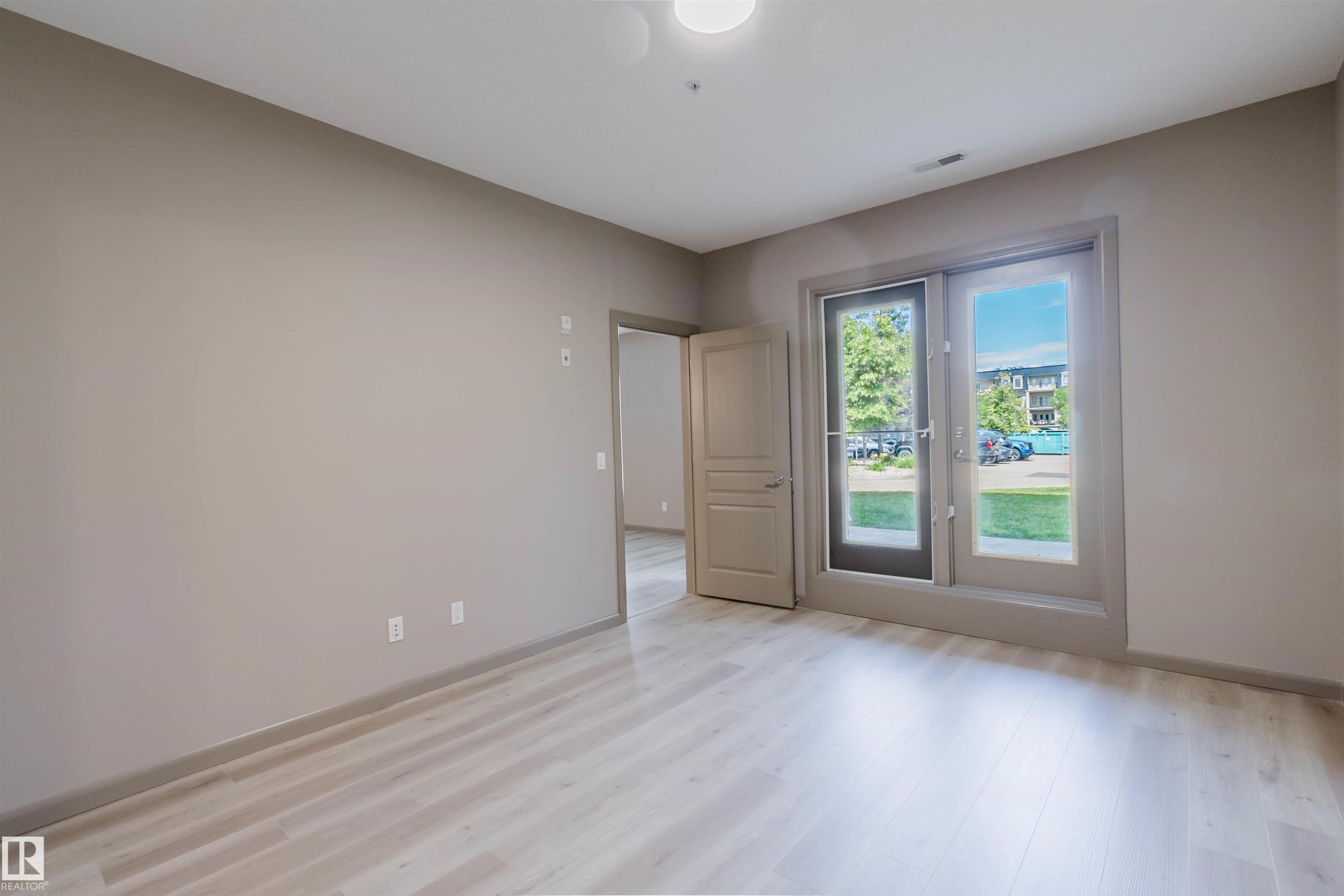 #106 160 Magrath Rd Nw, Edmonton, AB - Indoor Photo Showing Other Room