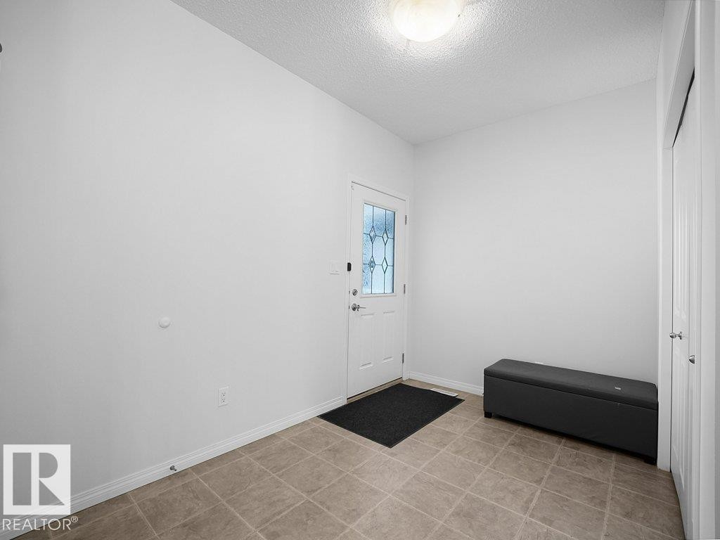 3101 Arthurs Crescent, Edmonton, AB - Indoor Photo Showing Other Room