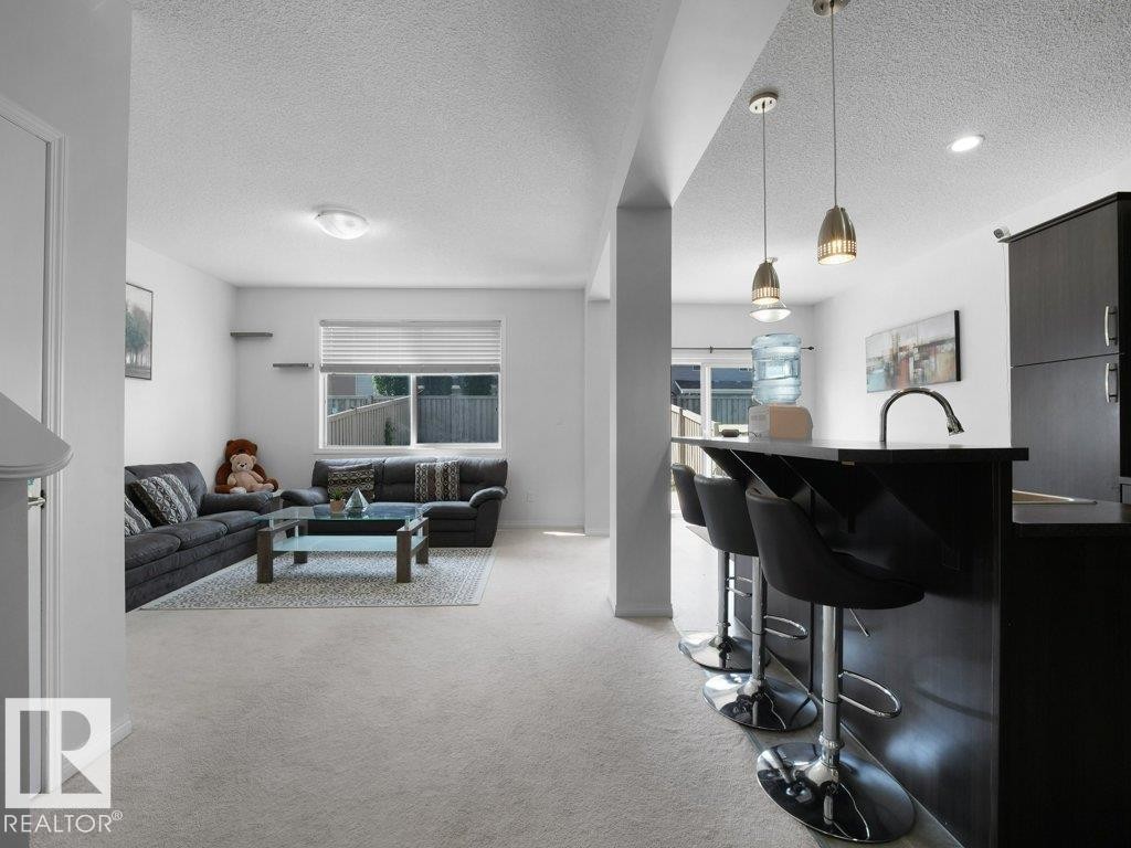 3101 Arthurs Crescent, Edmonton, AB - Indoor