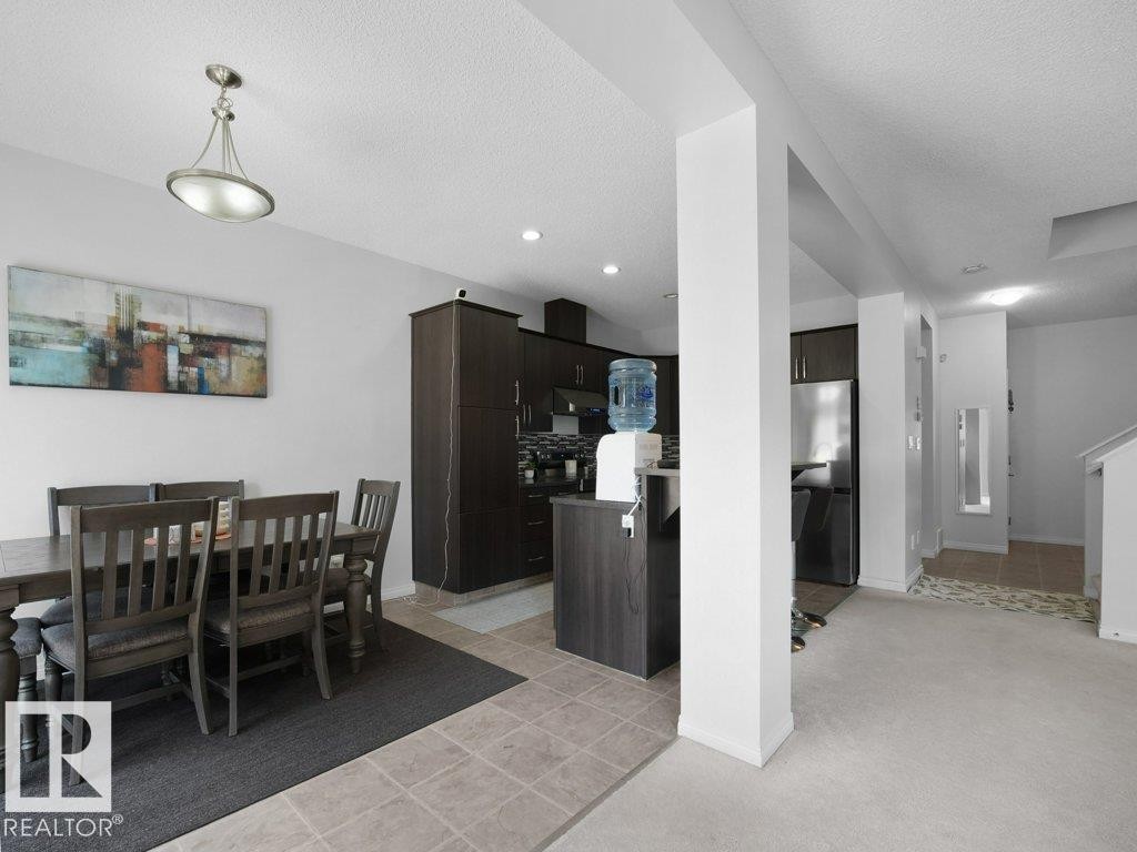 3101 Arthurs Crescent, Edmonton, AB - Indoor Photo Showing Dining Room