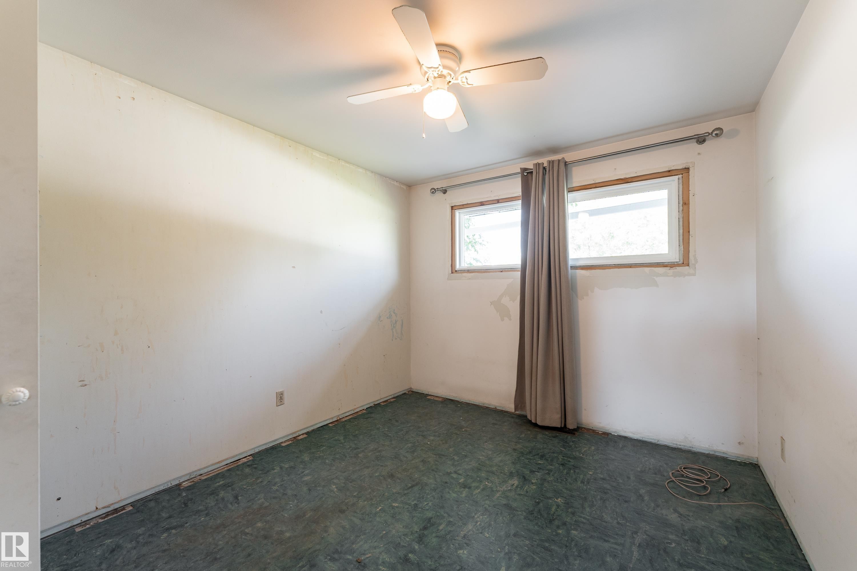 Unfinished - 13423 112 Street Nw, Edmonton, AB - Indoor Photo Showing Other Room