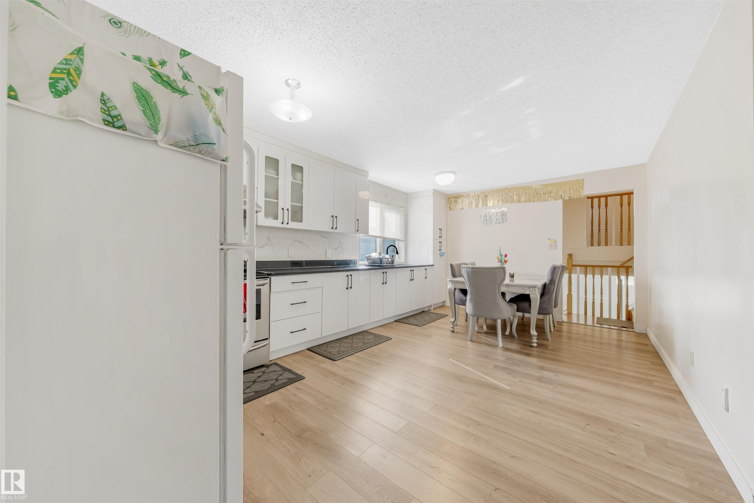 5417 14A Ave, Edmonton, AB - Indoor