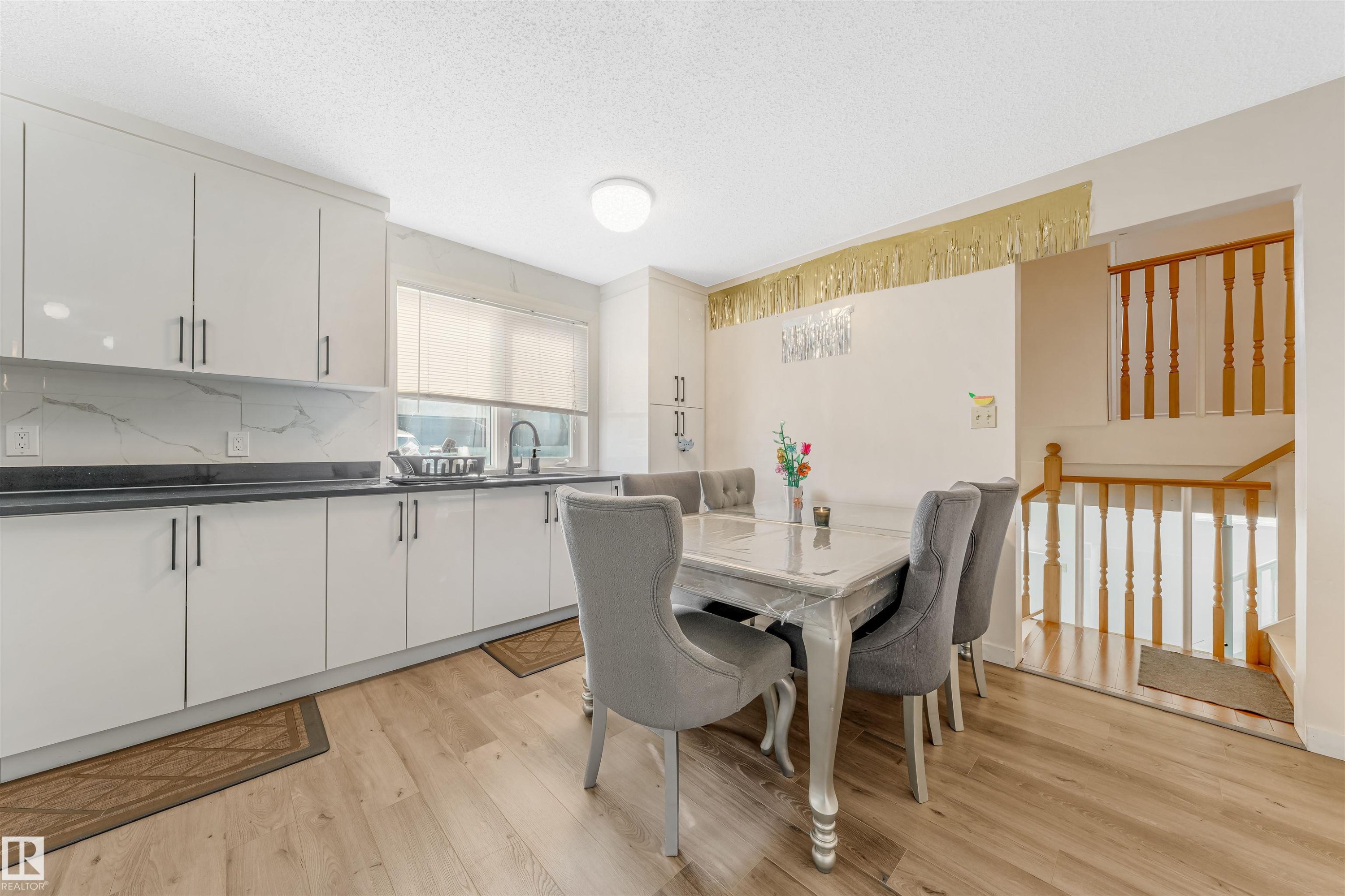 5417 14A Ave, Edmonton, AB - Indoor