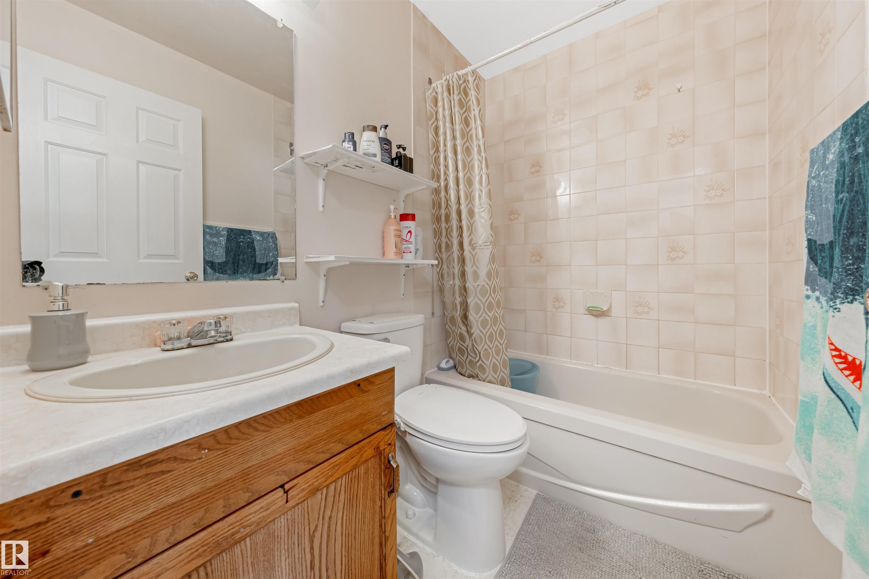5417 14A Ave, Edmonton, AB - Indoor Photo Showing Bathroom