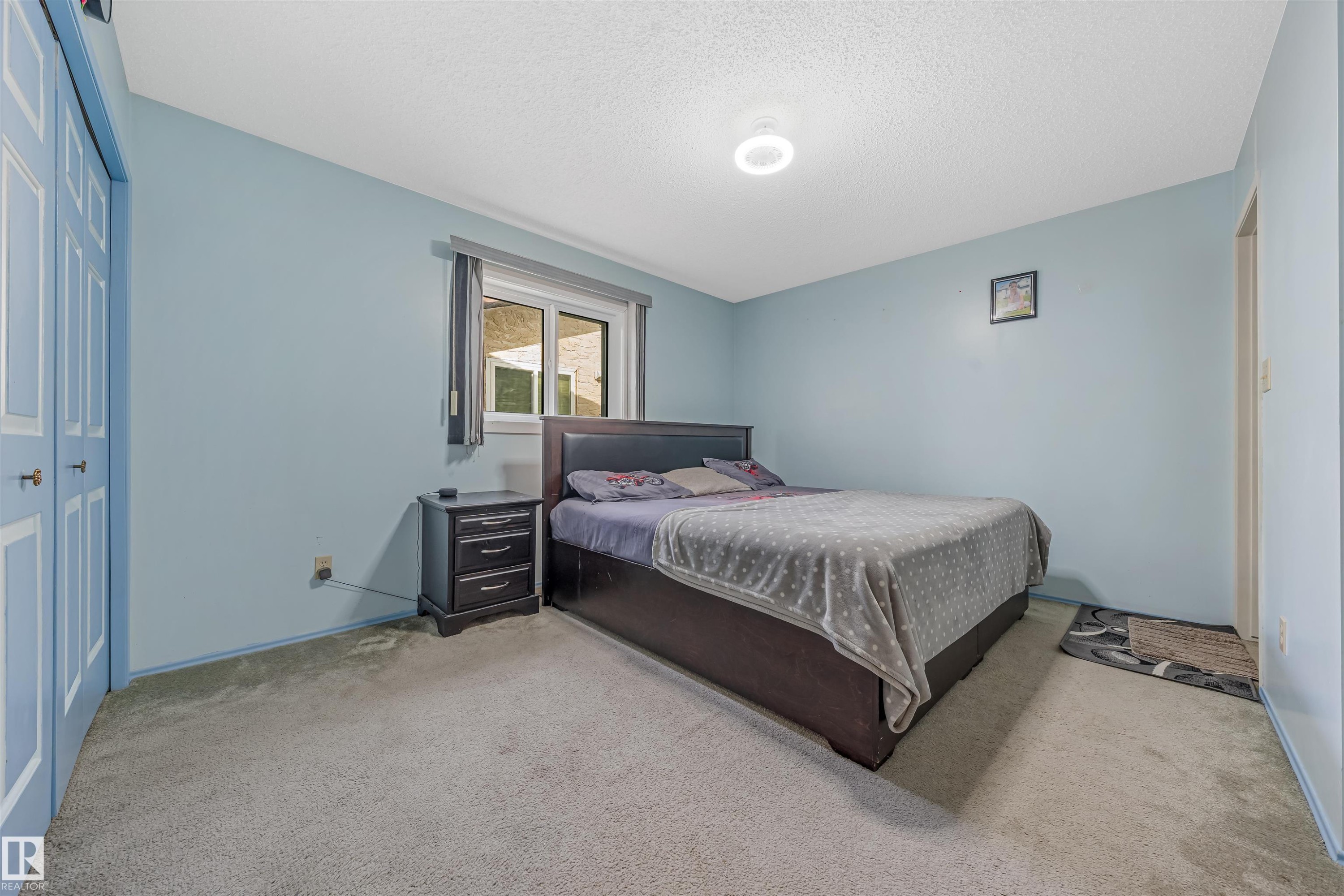 5417 14A Ave, Edmonton, AB - Indoor Photo Showing Bedroom