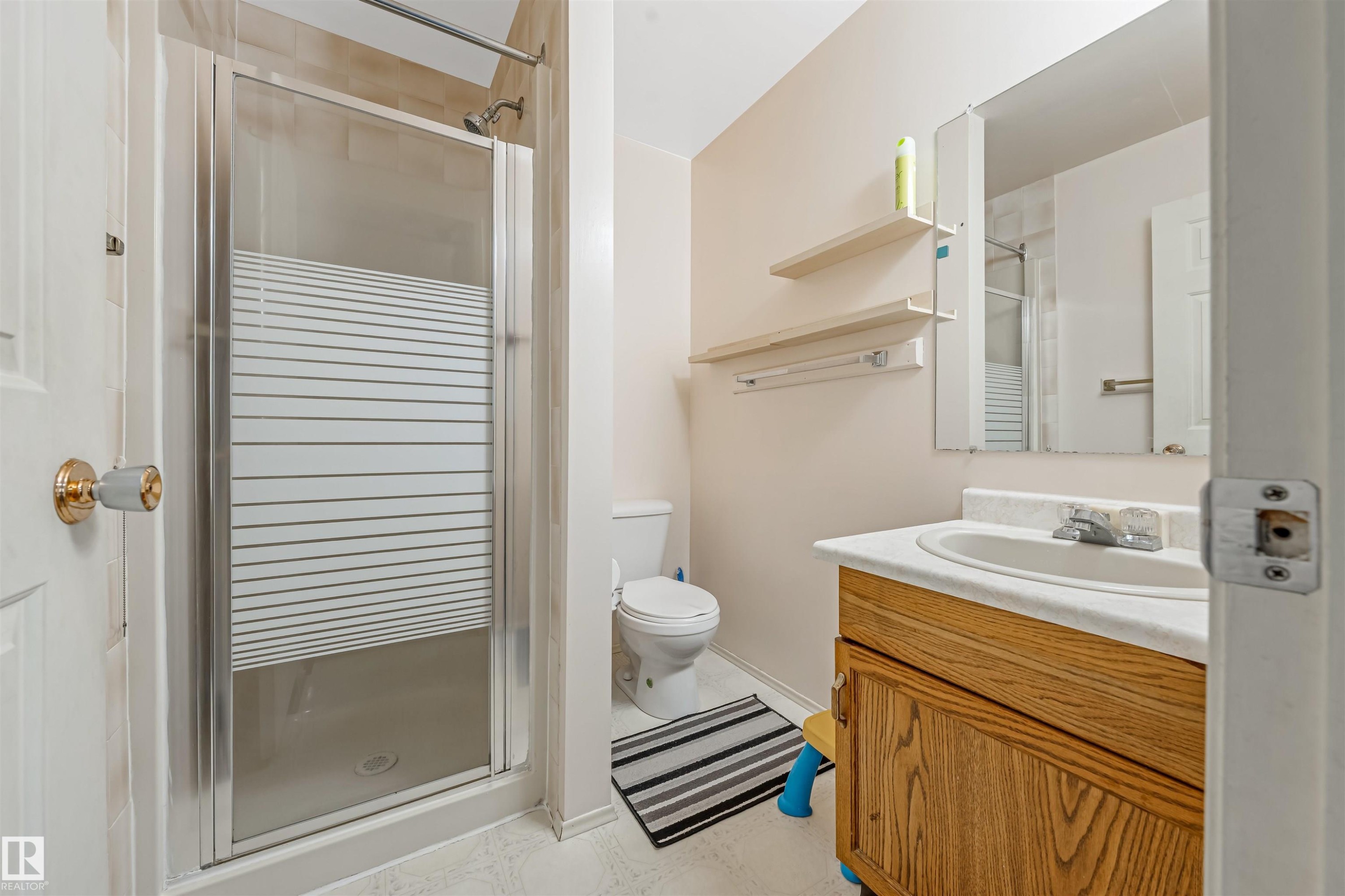 5417 14A Ave, Edmonton, AB - Indoor Photo Showing Bathroom