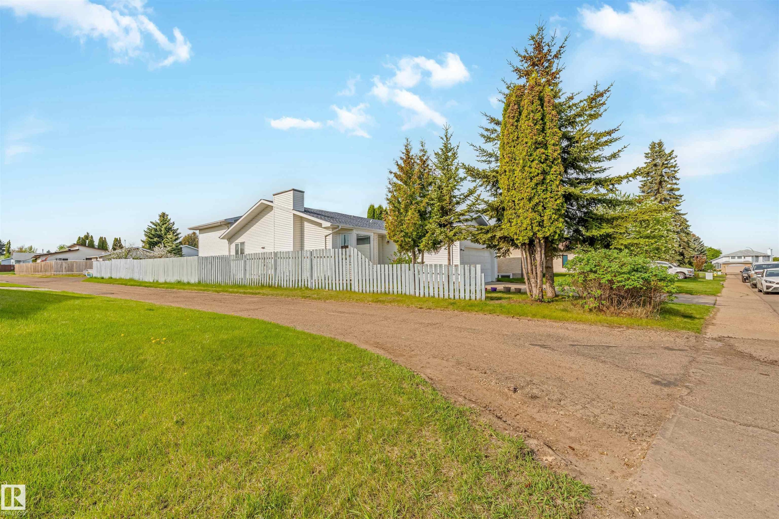 5417 14A Ave, Edmonton, AB - Outdoor