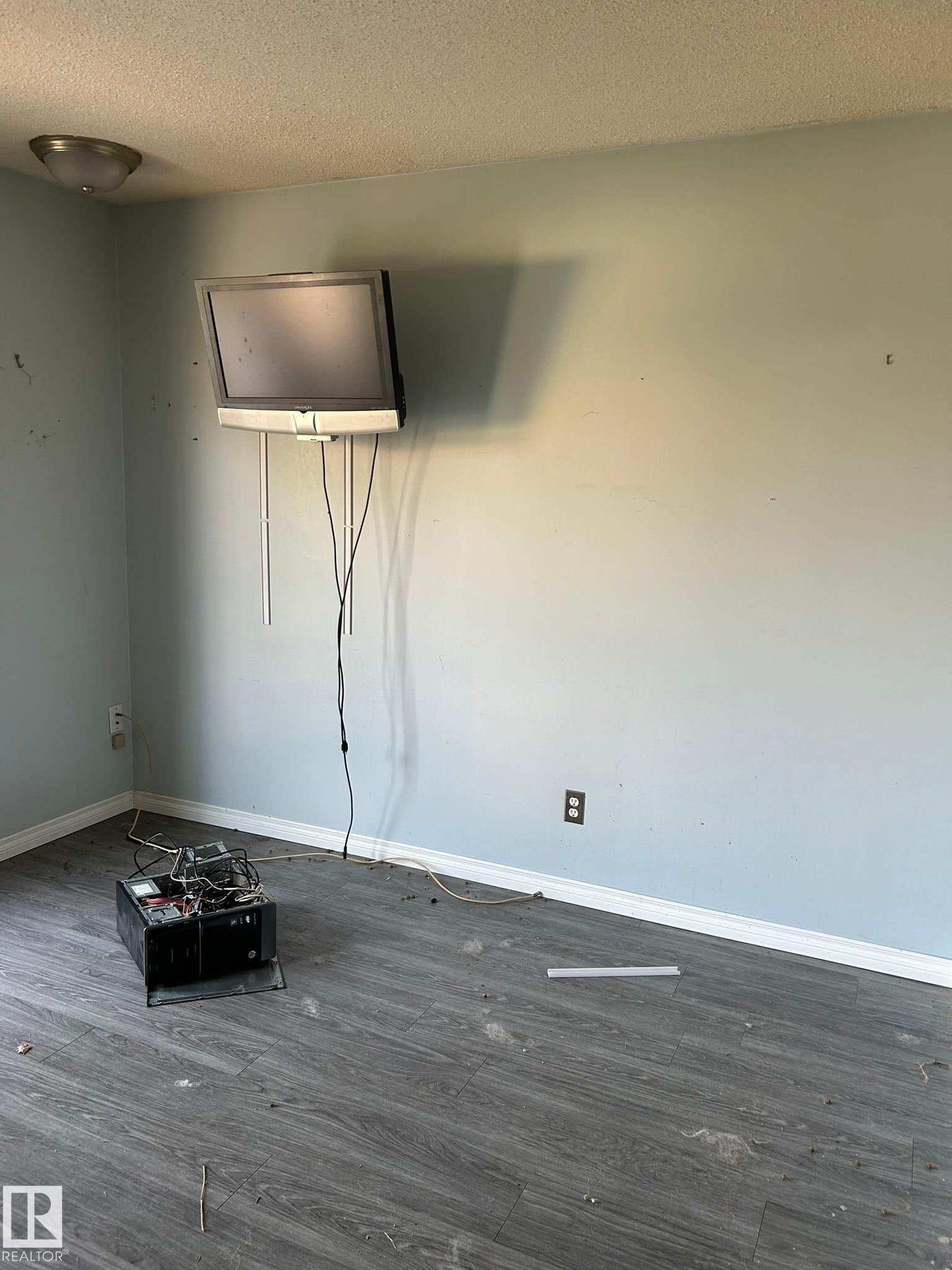 16411 106 Street Nw, Edmonton, AB - Indoor Photo Showing Other Room