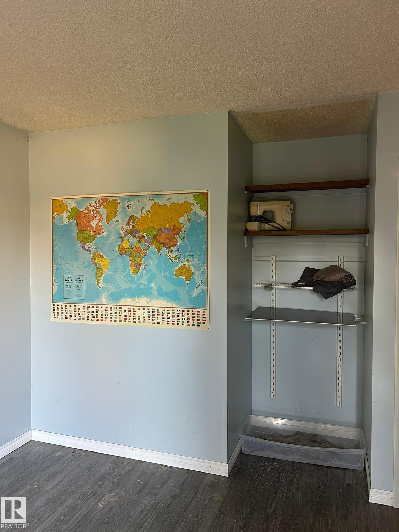 16411 106 Street Nw, Edmonton, AB - Indoor Photo Showing Other Room