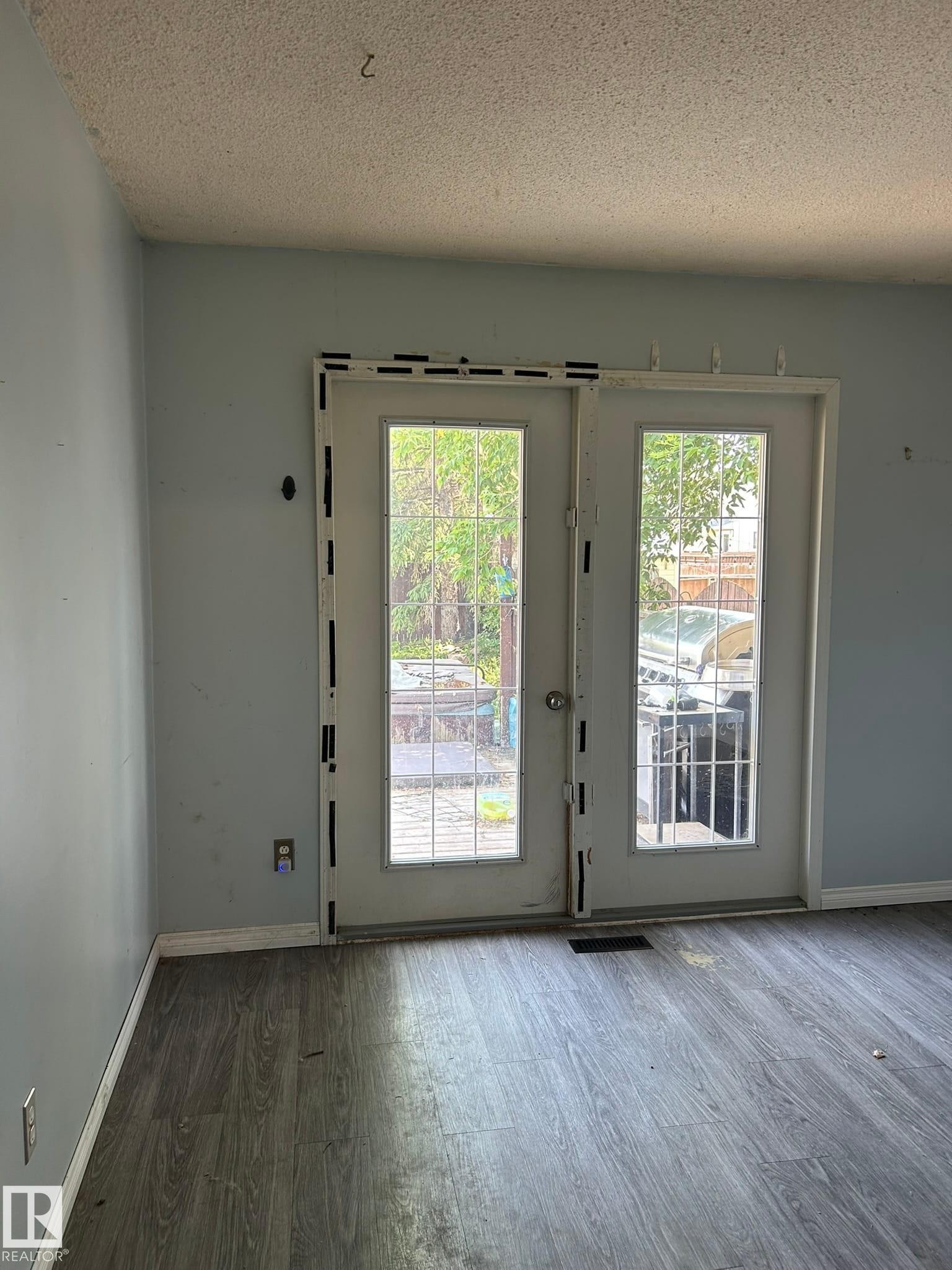 16411 106 Street Nw, Edmonton, AB - Indoor Photo Showing Other Room