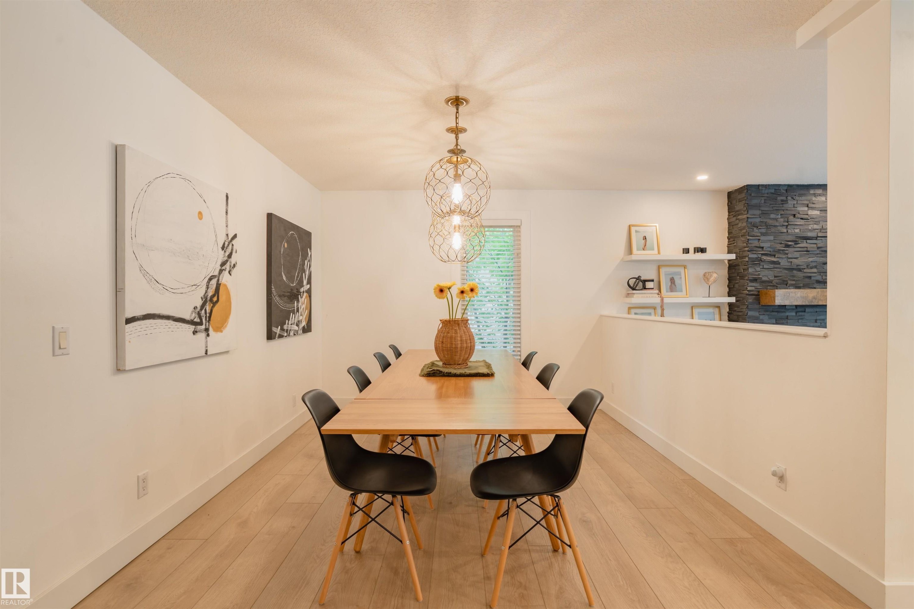 13 Flagstone Crescent, St. Albert, AB - Indoor Photo Showing Dining Room