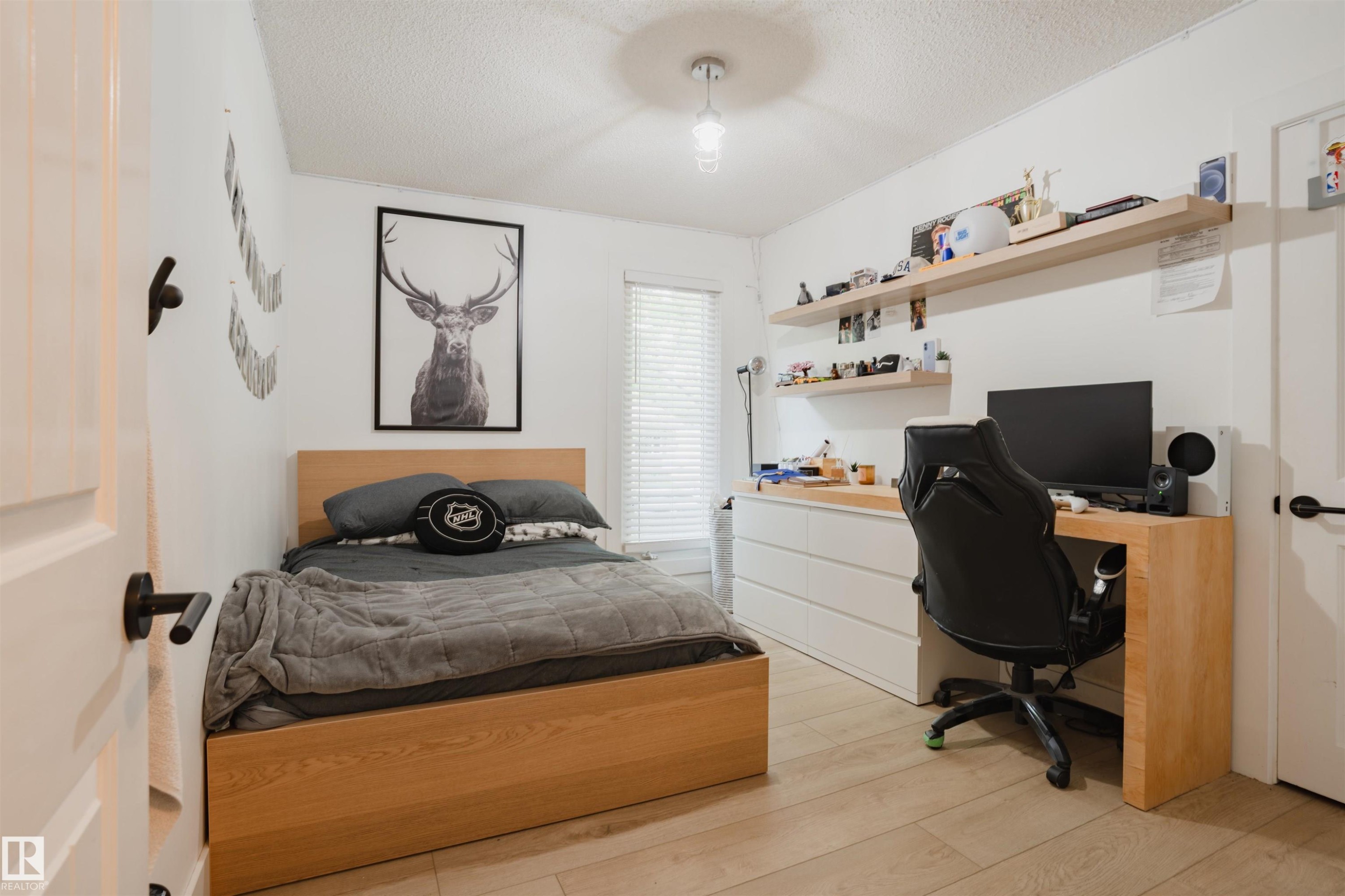 13 Flagstone Crescent, St. Albert, AB - Indoor Photo Showing Bedroom
