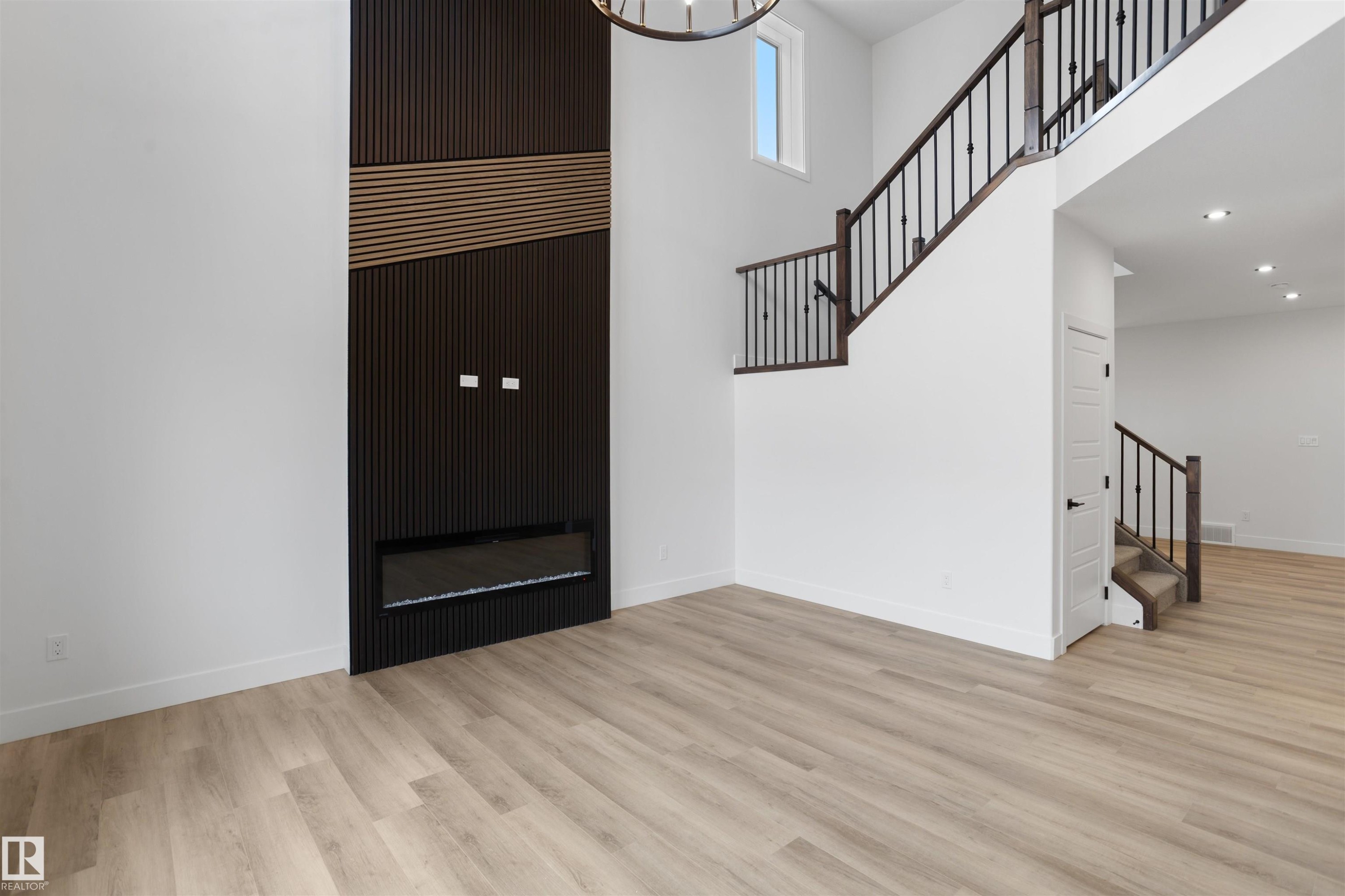 1772 Crossbill Loop Nw, Edmonton, AB - Indoor Photo Showing Other Room