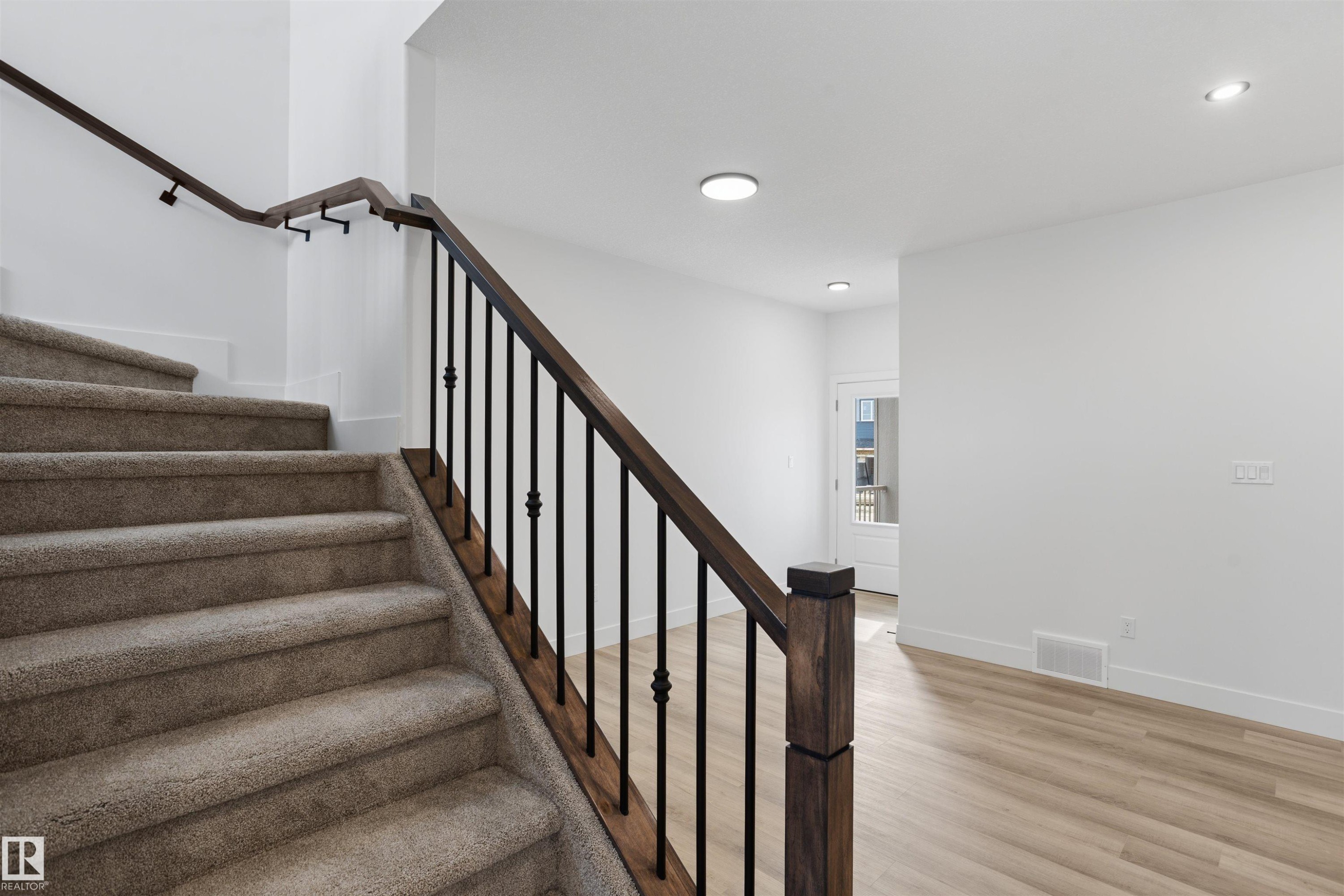 1772 Crossbill Loop Nw, Edmonton, AB - Indoor Photo Showing Other Room