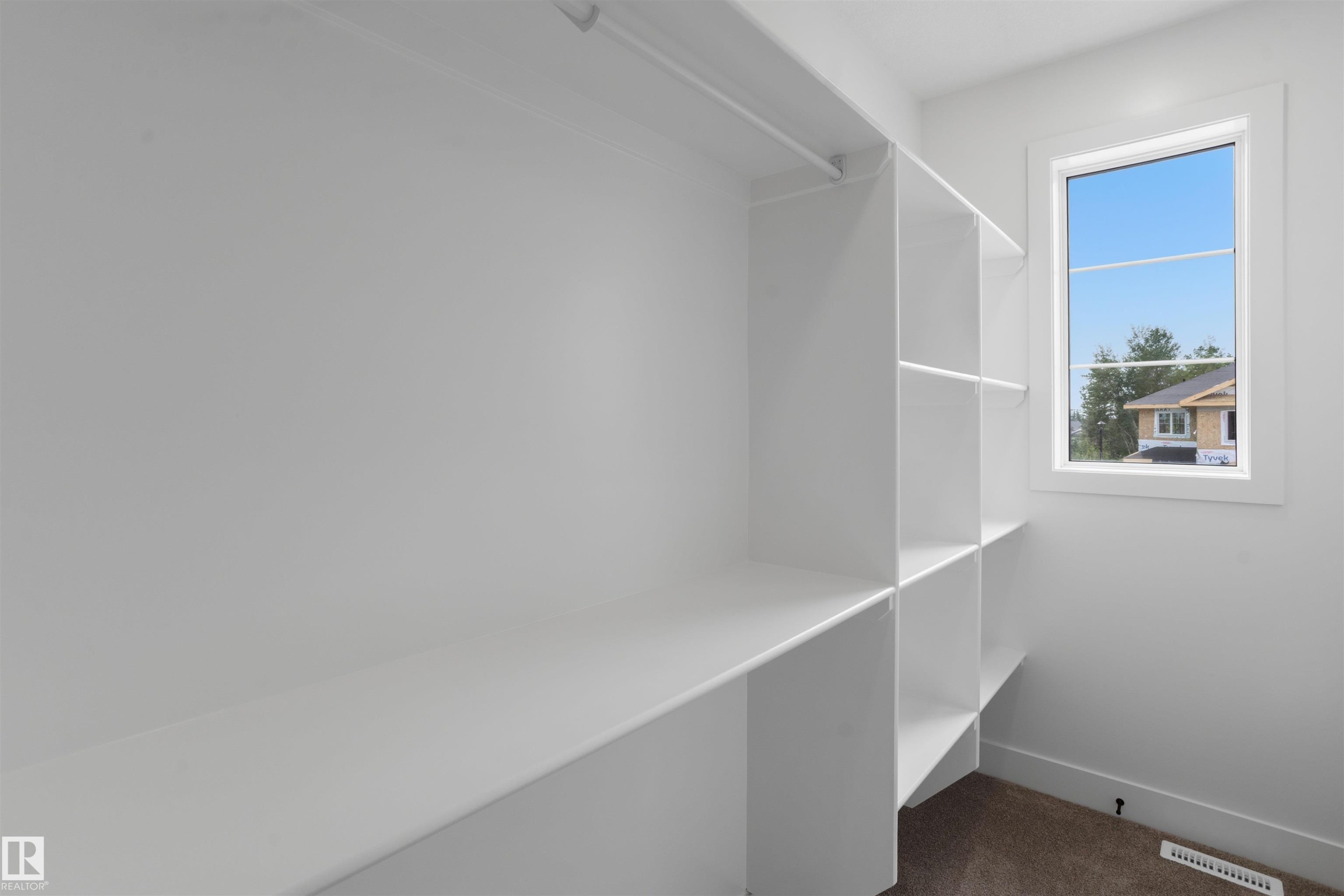 1772 Crossbill Loop Nw, Edmonton, AB - Indoor With Storage