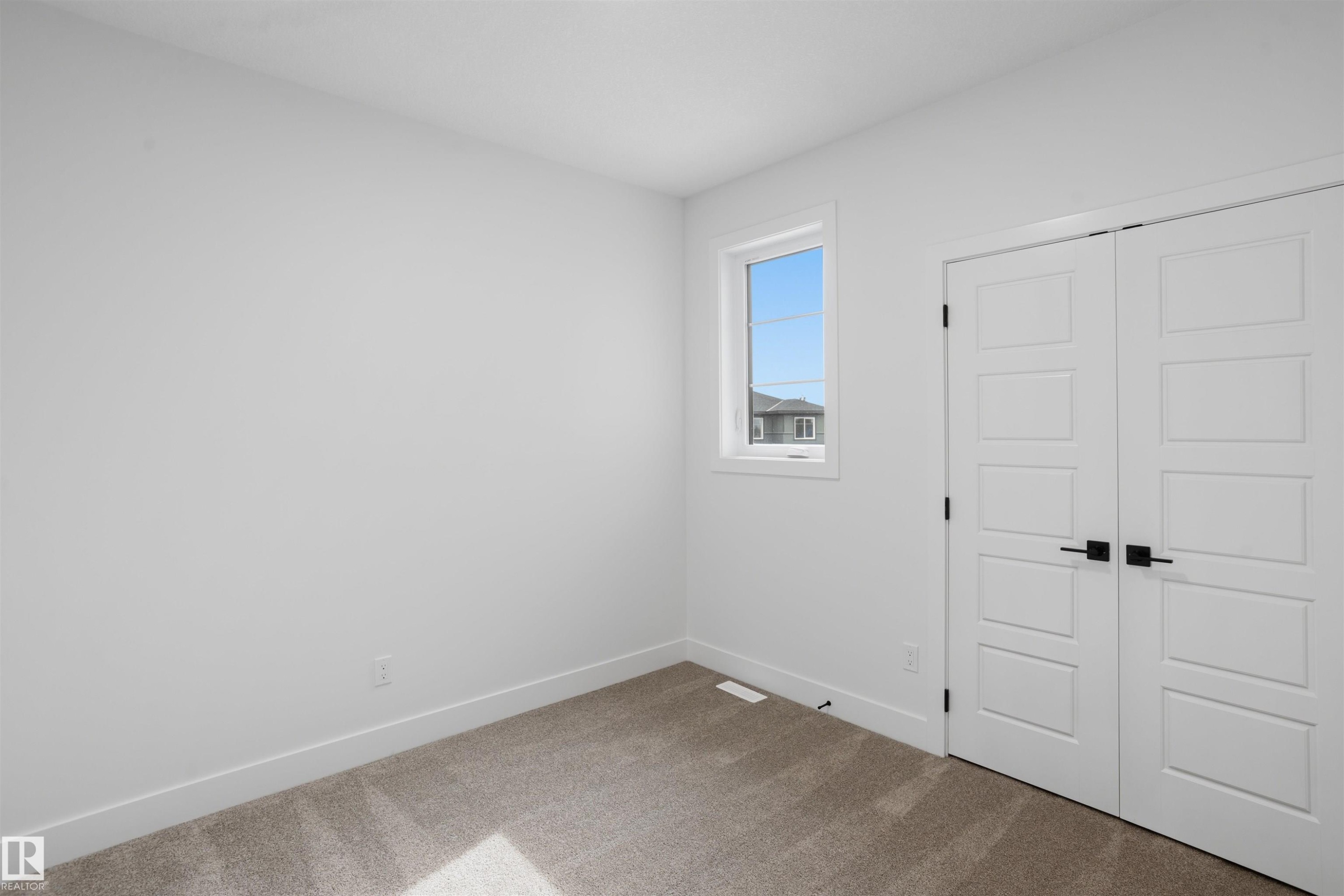 1772 Crossbill Loop Nw, Edmonton, AB - Indoor Photo Showing Other Room