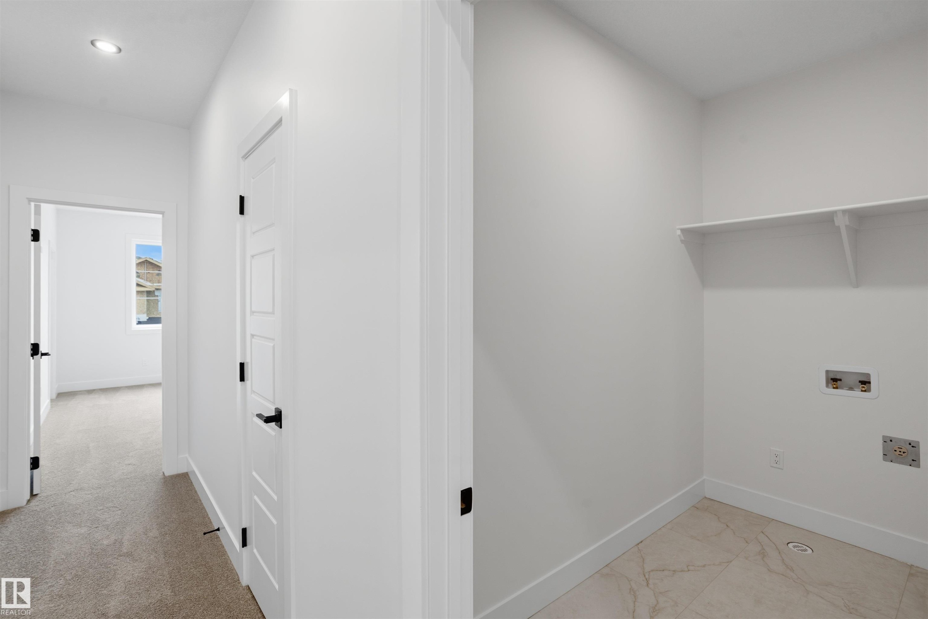 1772 Crossbill Loop Nw, Edmonton, AB - Indoor Photo Showing Other Room