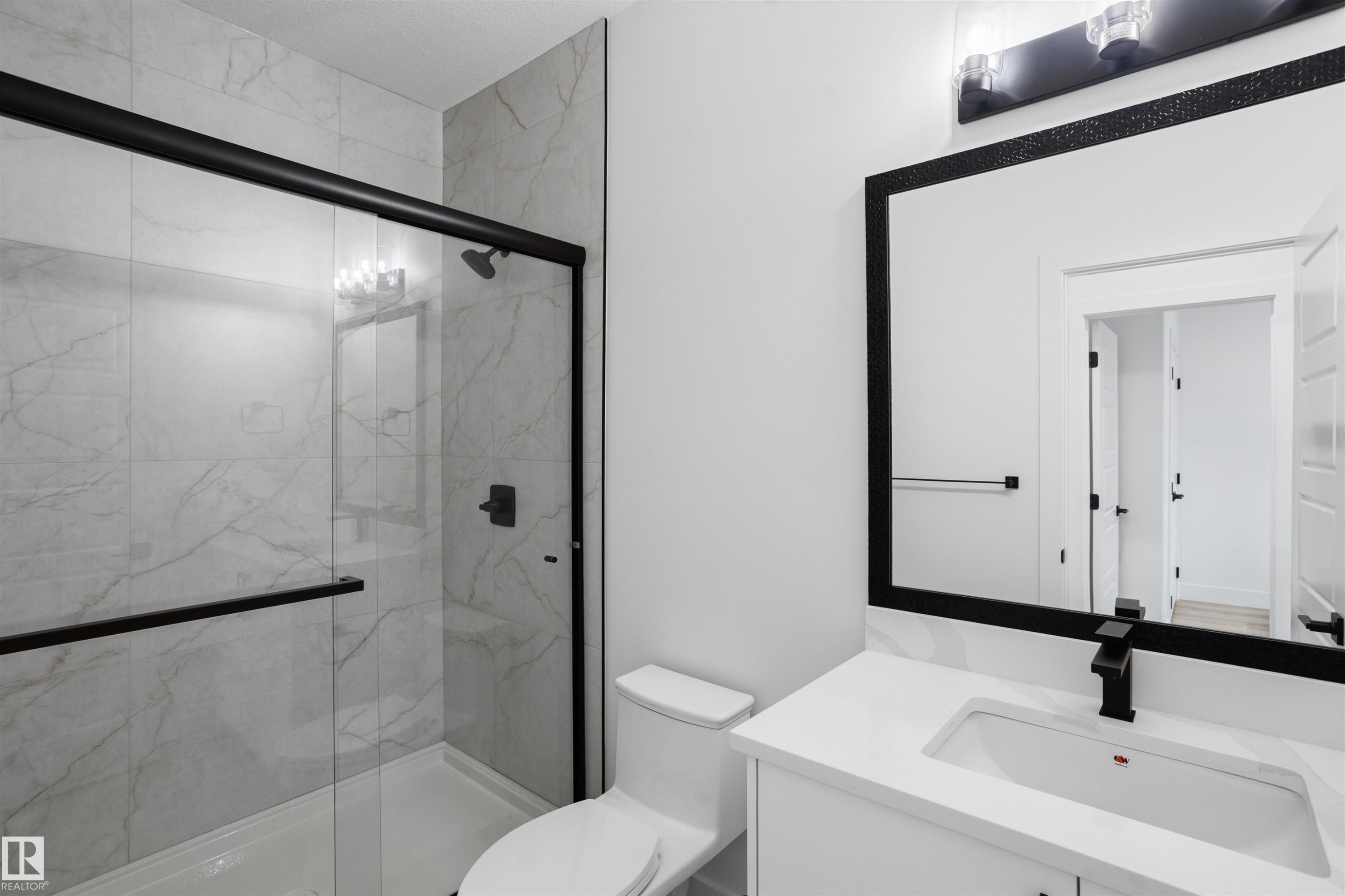 1772 Crossbill Loop Nw, Edmonton, AB - Indoor Photo Showing Bathroom