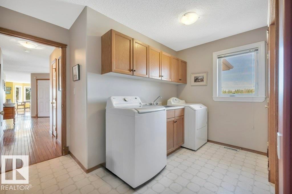 51111 Rr 233, Rural Strathcona County, AB - Indoor Photo Showing Laundry Room
