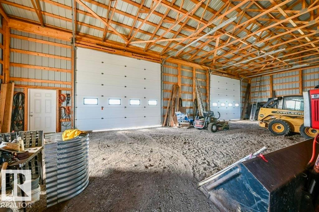 51111 Rr 233, Rural Strathcona County, AB - Indoor