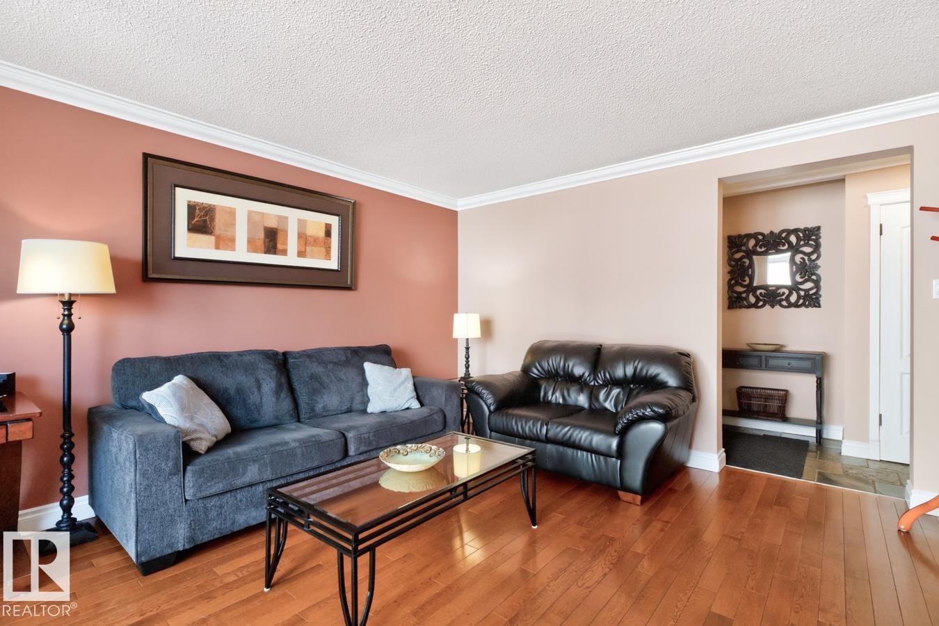 #206 10745 83 Av Nw, Edmonton, AB - Indoor Photo Showing Living Room