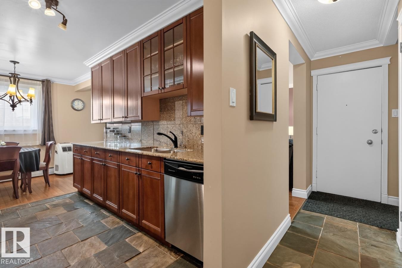 #206 10745 83 Av Nw, Edmonton, AB - Indoor Photo Showing Kitchen