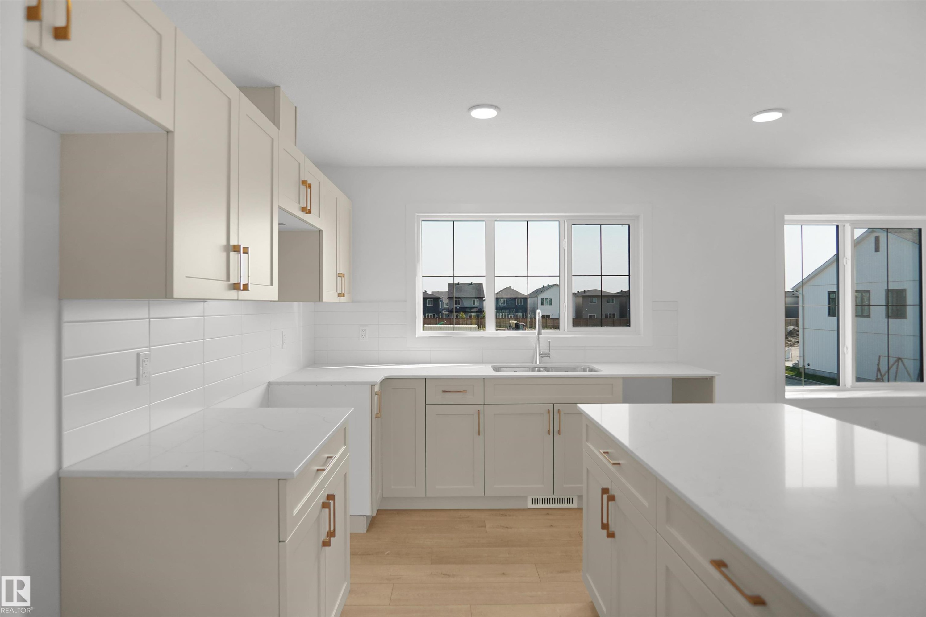 #62 17319 5 St Ne, Edmonton, AB - Indoor Photo Showing Kitchen