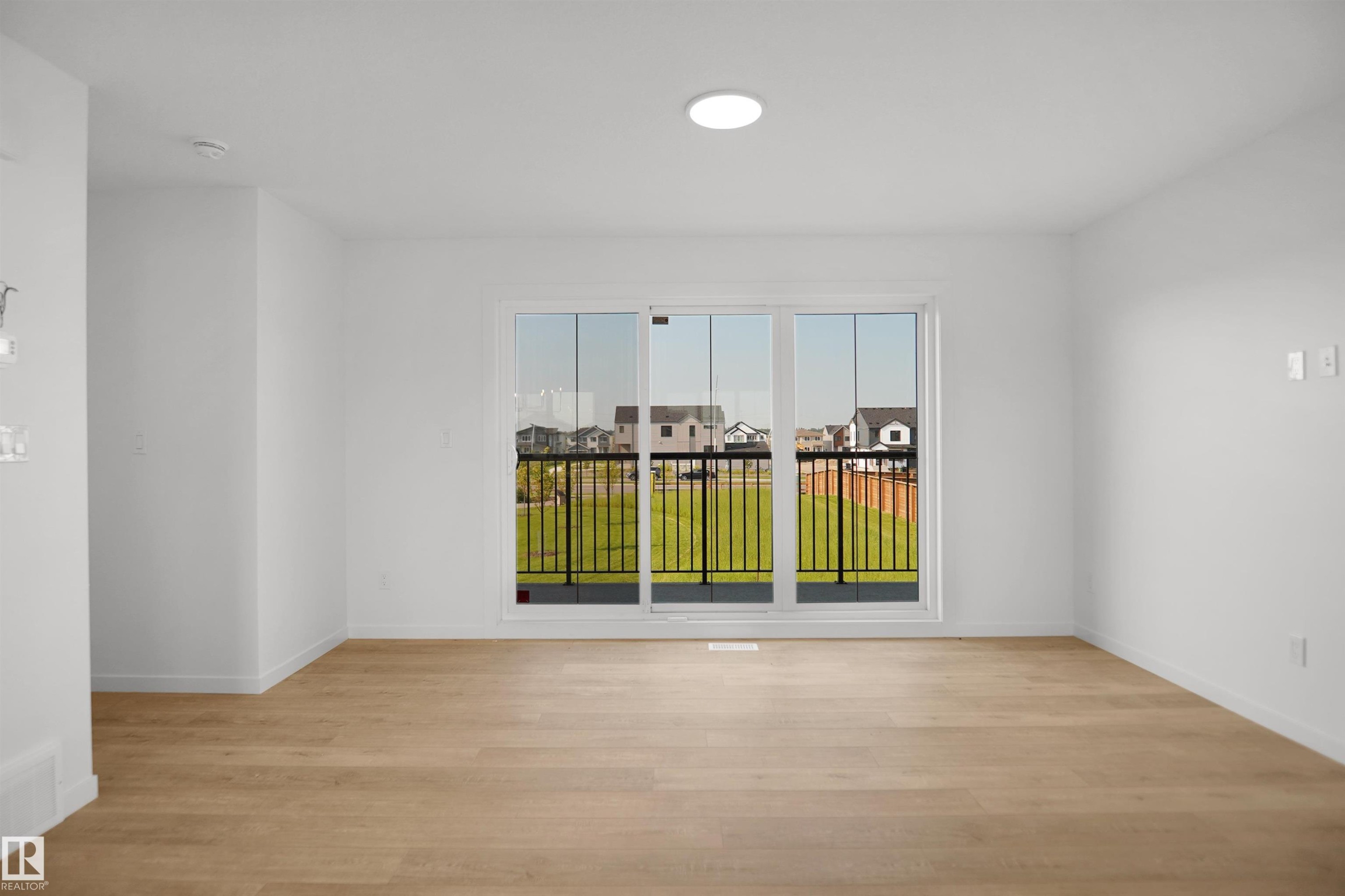 #62 17319 5 St Ne, Edmonton, AB - Indoor Photo Showing Other Room