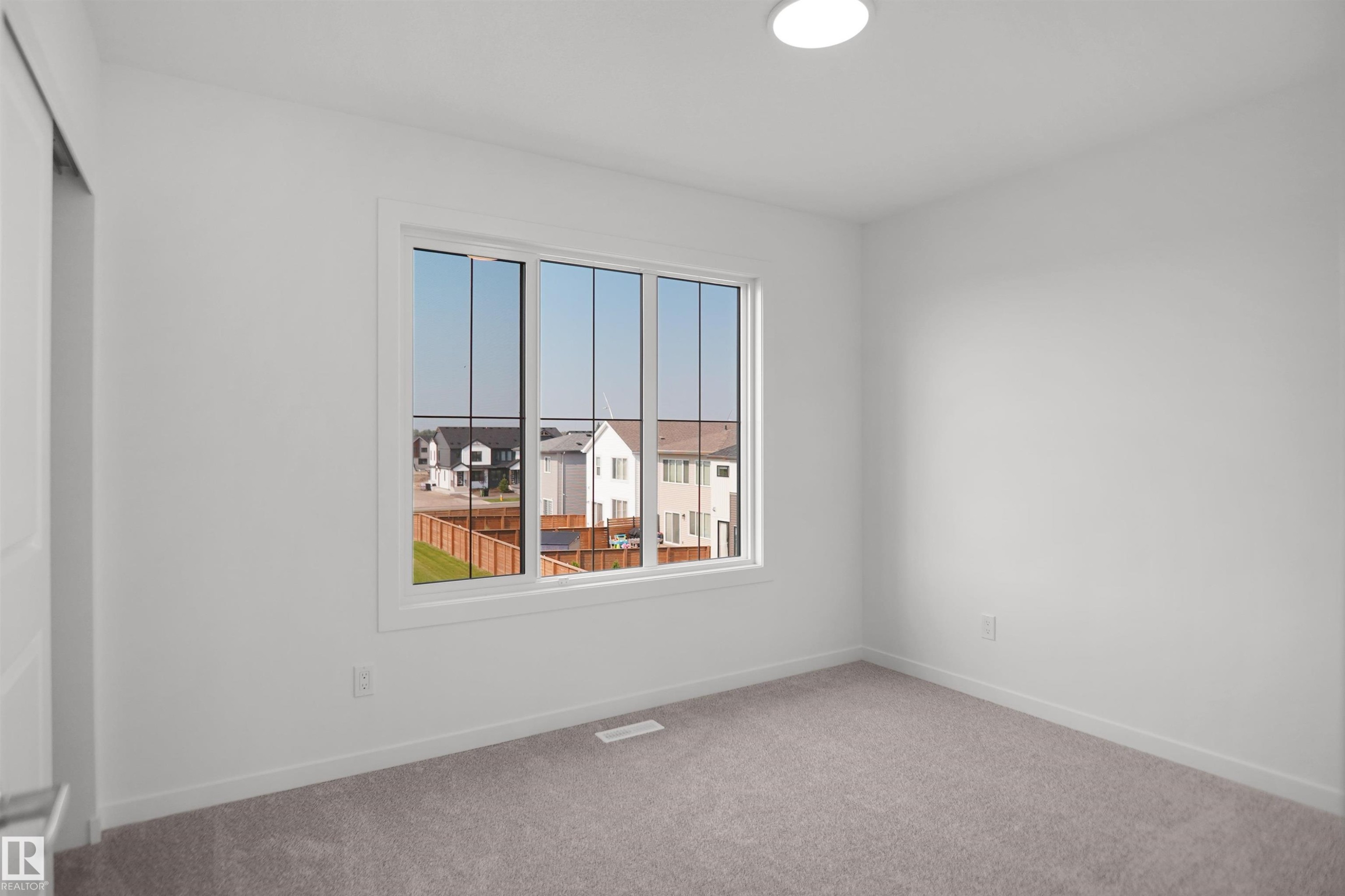 #62 17319 5 St Ne, Edmonton, AB - Indoor Photo Showing Other Room