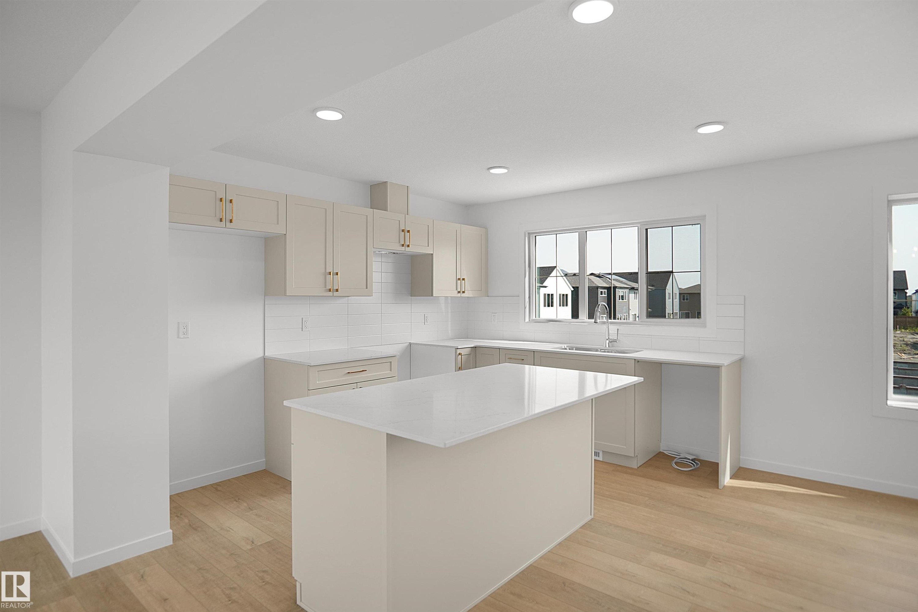 #62 17319 5 St Ne, Edmonton, AB - Indoor Photo Showing Kitchen