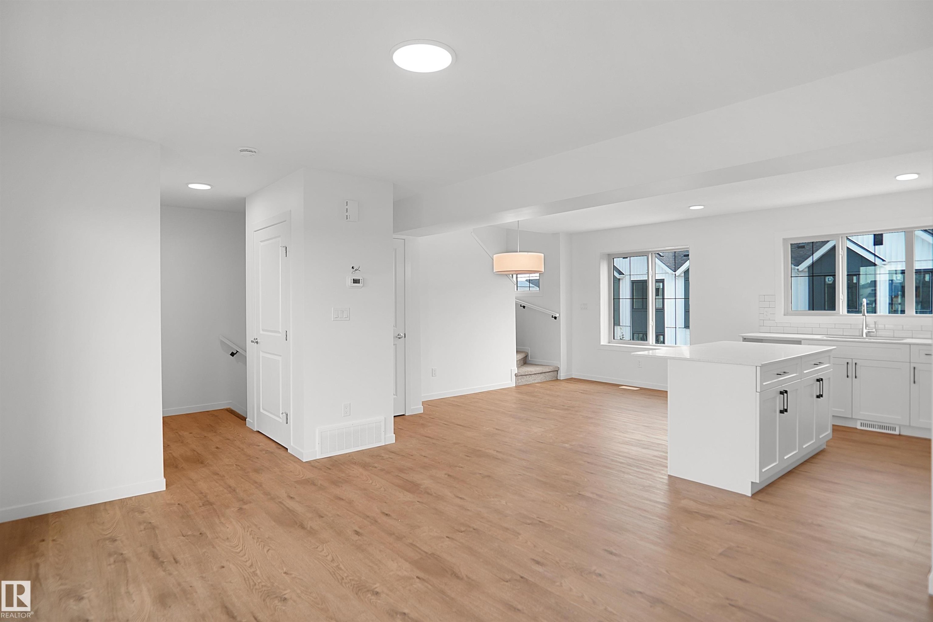 #67 17319 5 St Ne, Edmonton, AB - Indoor