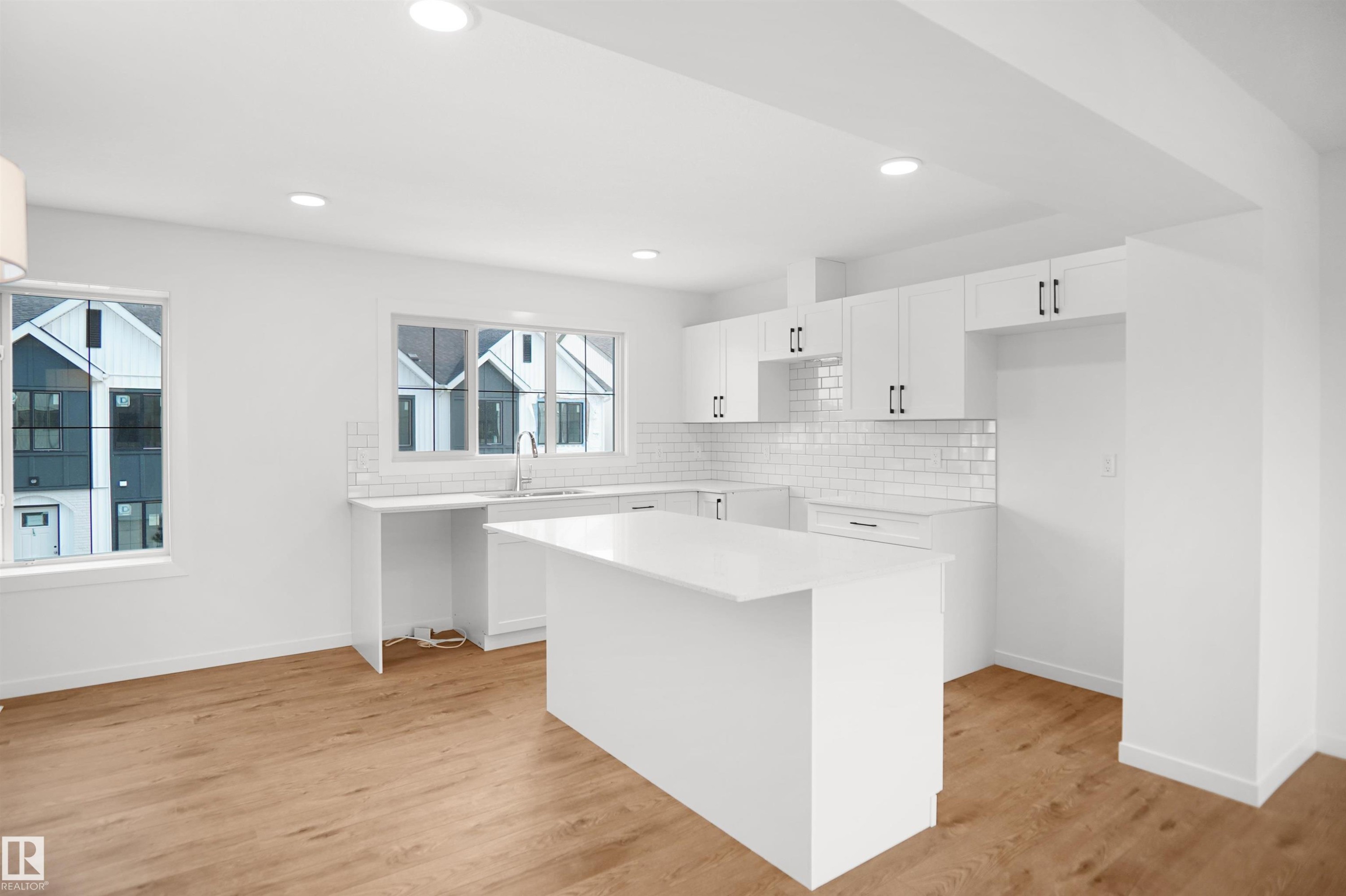 #67 17319 5 St Ne, Edmonton, AB - Indoor Photo Showing Kitchen