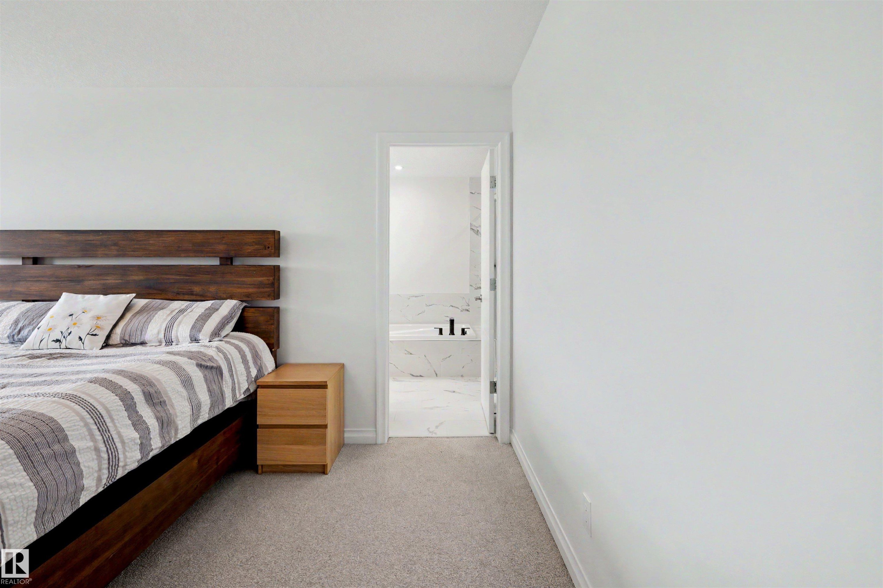 155 Stonehouse Way, Leduc, AB - Indoor Photo Showing Bedroom