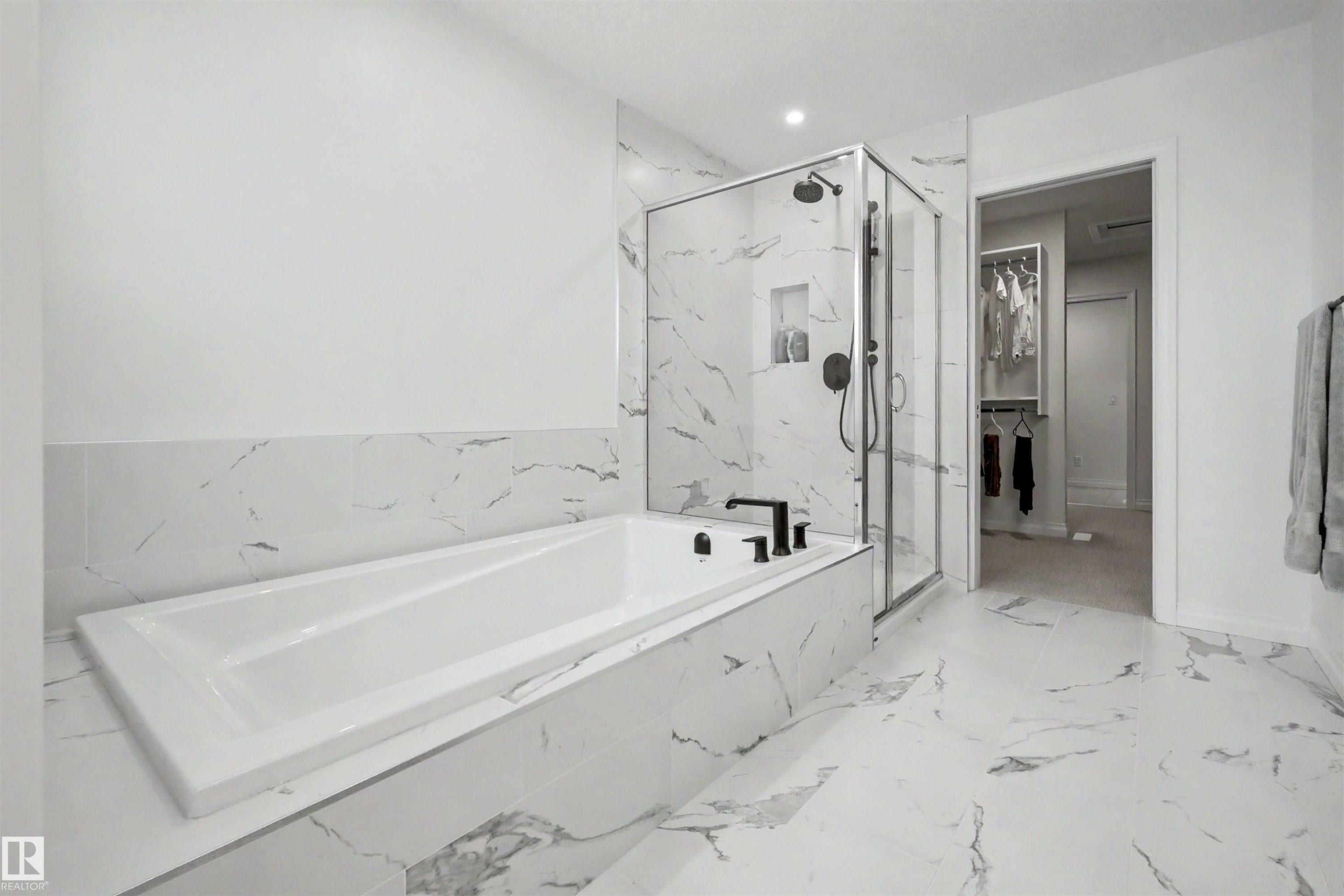 155 Stonehouse Way, Leduc, AB - Indoor Photo Showing Bathroom