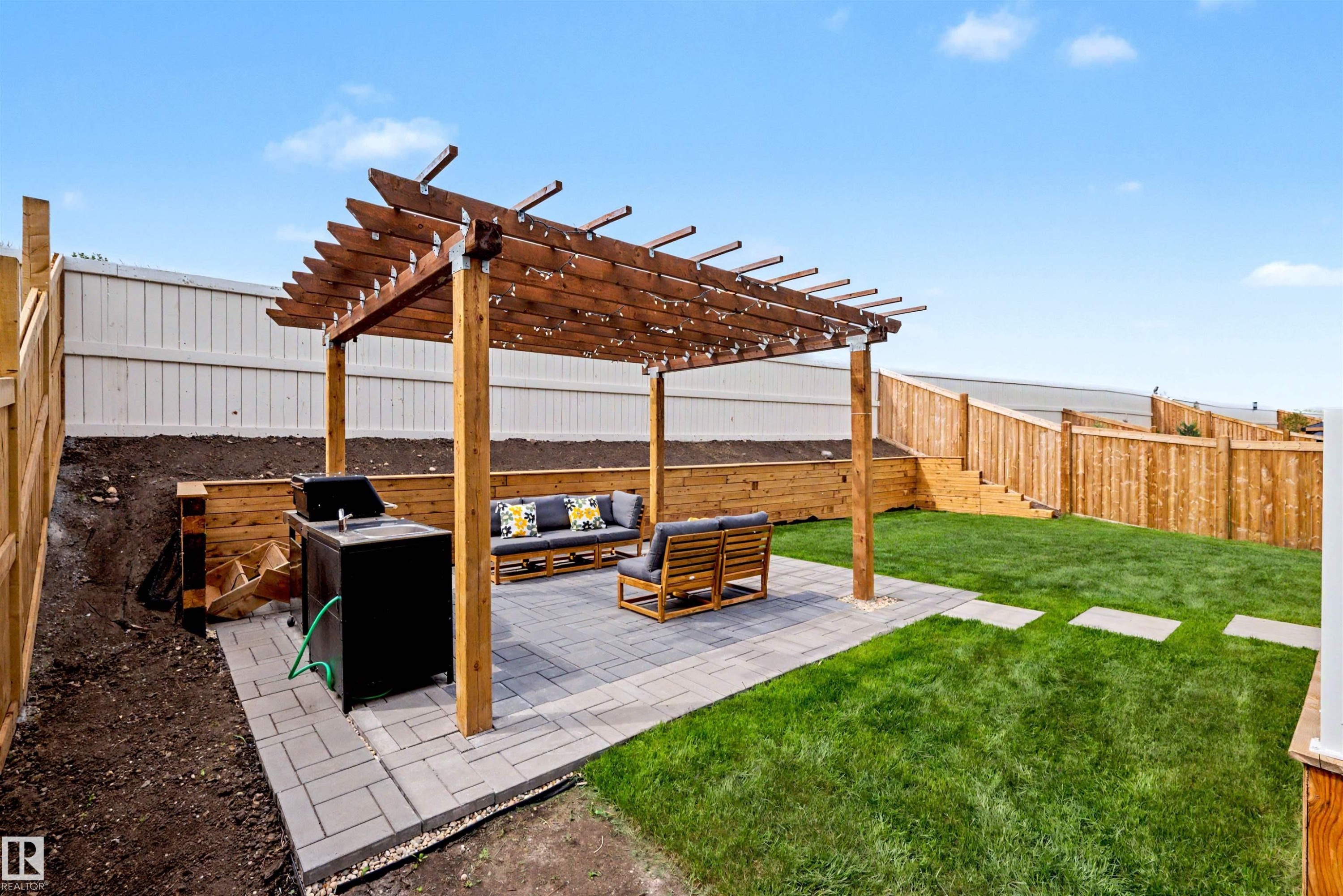 155 Stonehouse Way, Leduc, AB - Outdoor