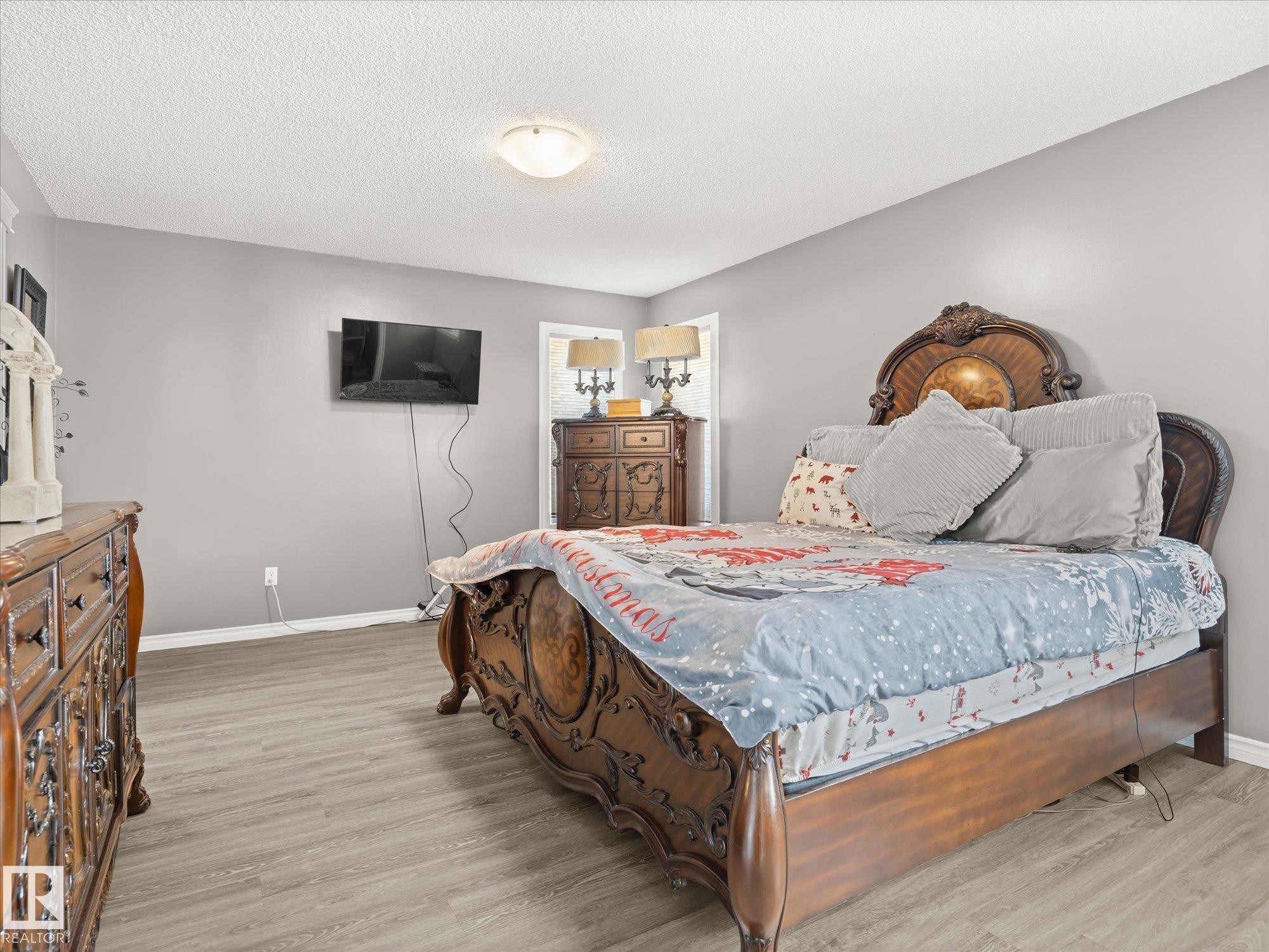 5552 190A Street Nw, Edmonton, AB - Indoor Photo Showing Bedroom