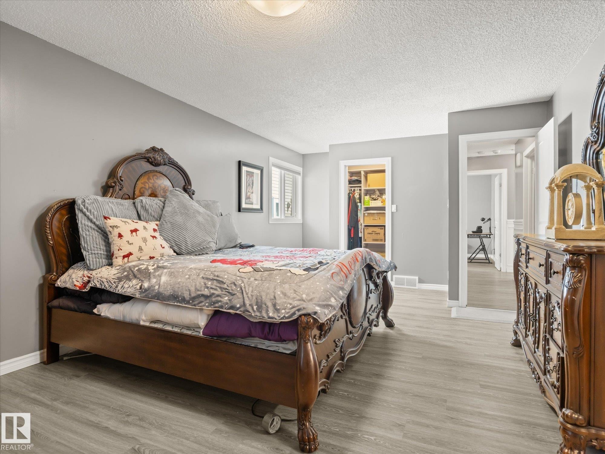 5552 190A Street Nw, Edmonton, AB - Indoor Photo Showing Bedroom