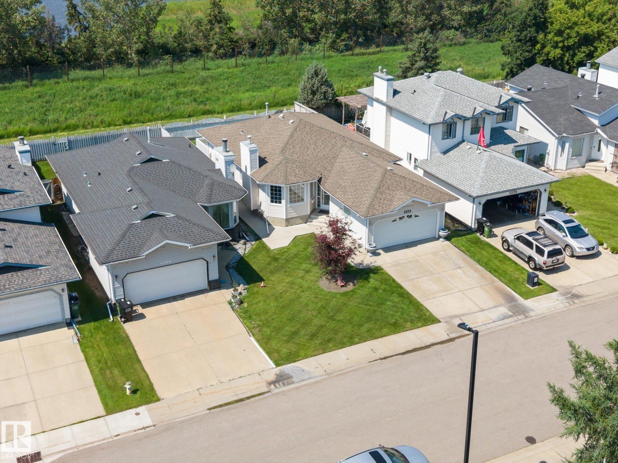 5552 190A Street Nw, Edmonton, AB - Outdoor With Facade