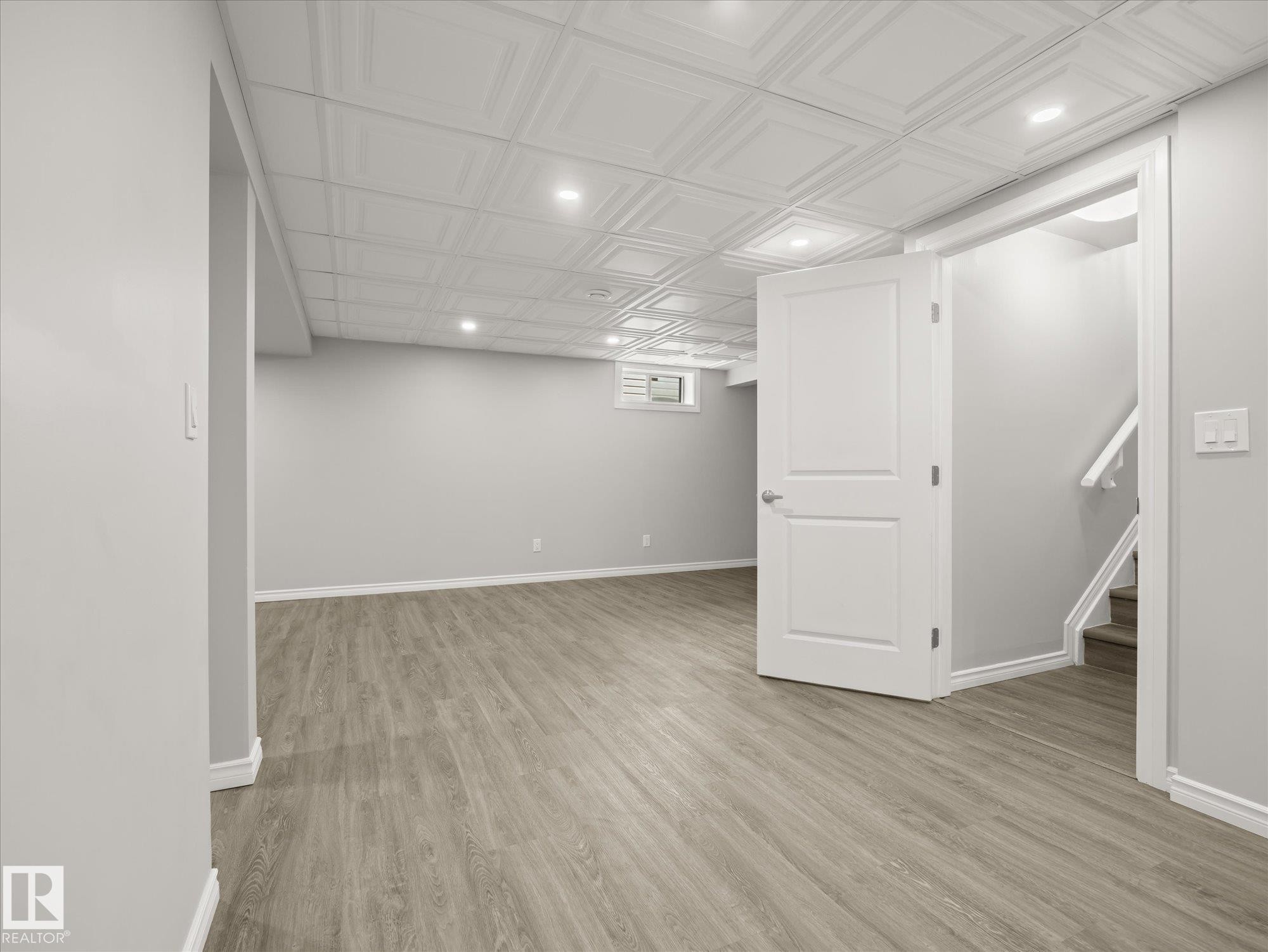 5552 190A Street Nw, Edmonton, AB - Indoor