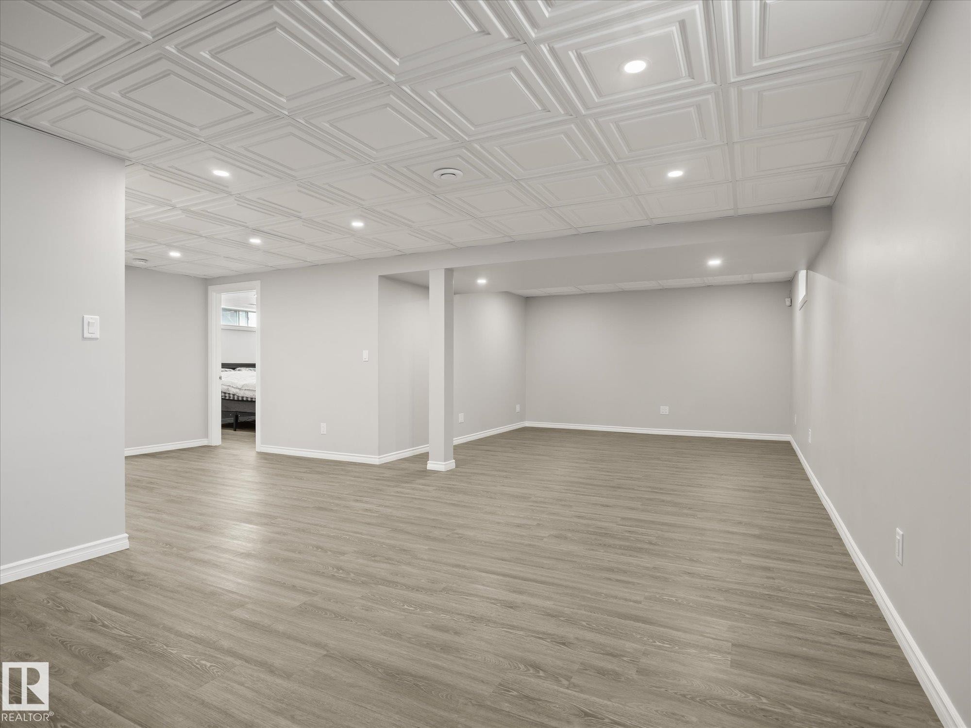5552 190A Street Nw, Edmonton, AB - Indoor Photo Showing Other Room
