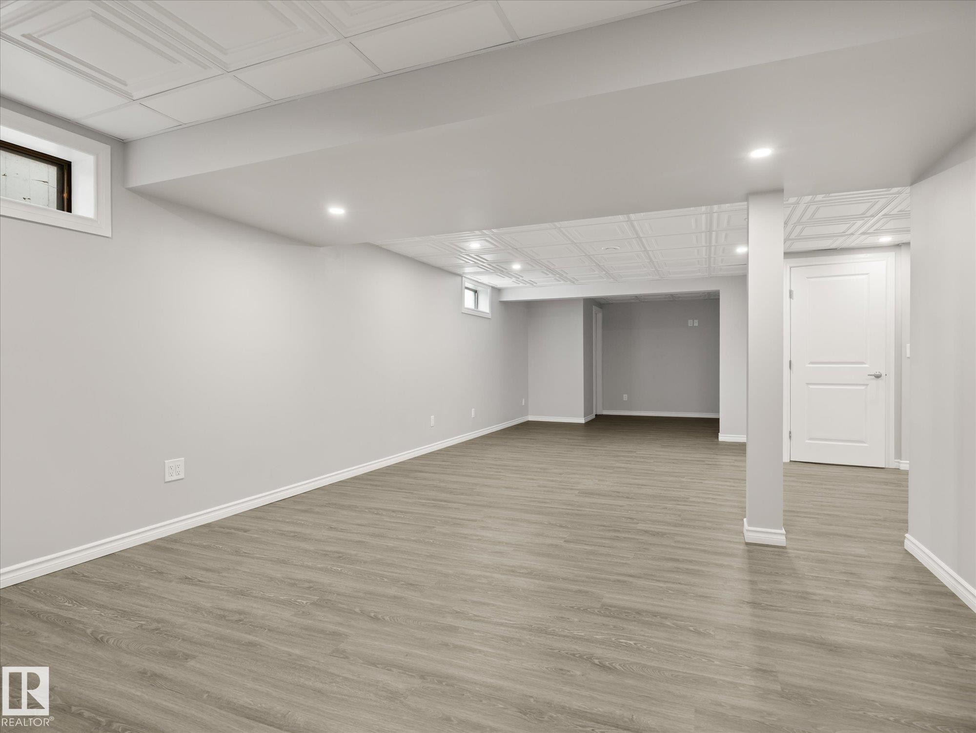 5552 190A Street Nw, Edmonton, AB - Indoor