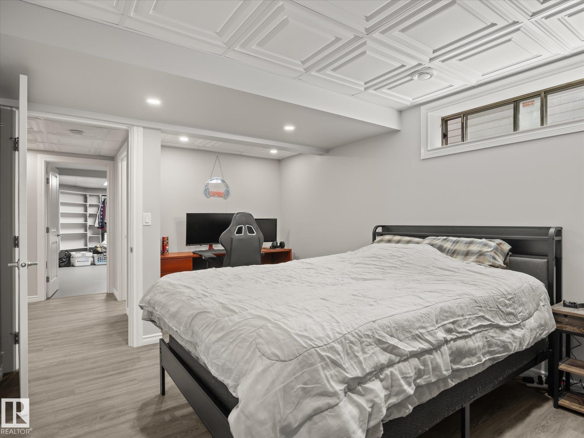 5552 190A Street Nw, Edmonton, AB - Indoor Photo Showing Bedroom