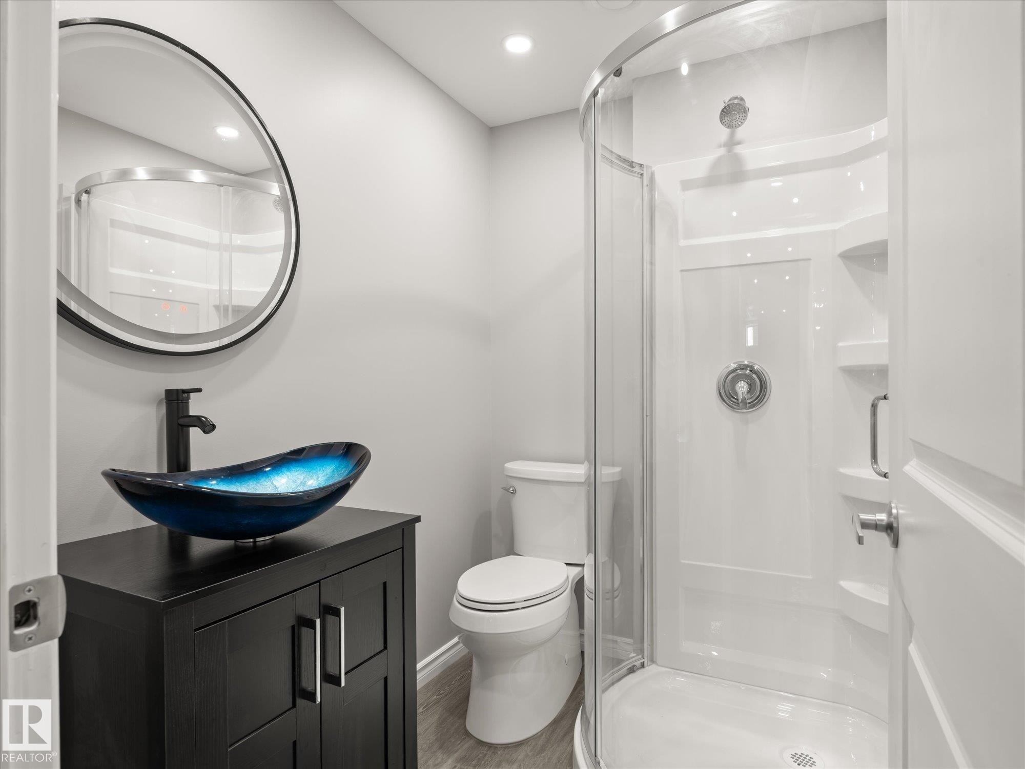 5552 190A Street Nw, Edmonton, AB - Indoor Photo Showing Bathroom