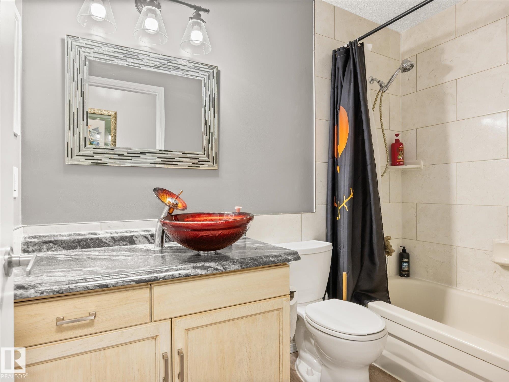 5552 190A Street Nw, Edmonton, AB - Indoor Photo Showing Bathroom
