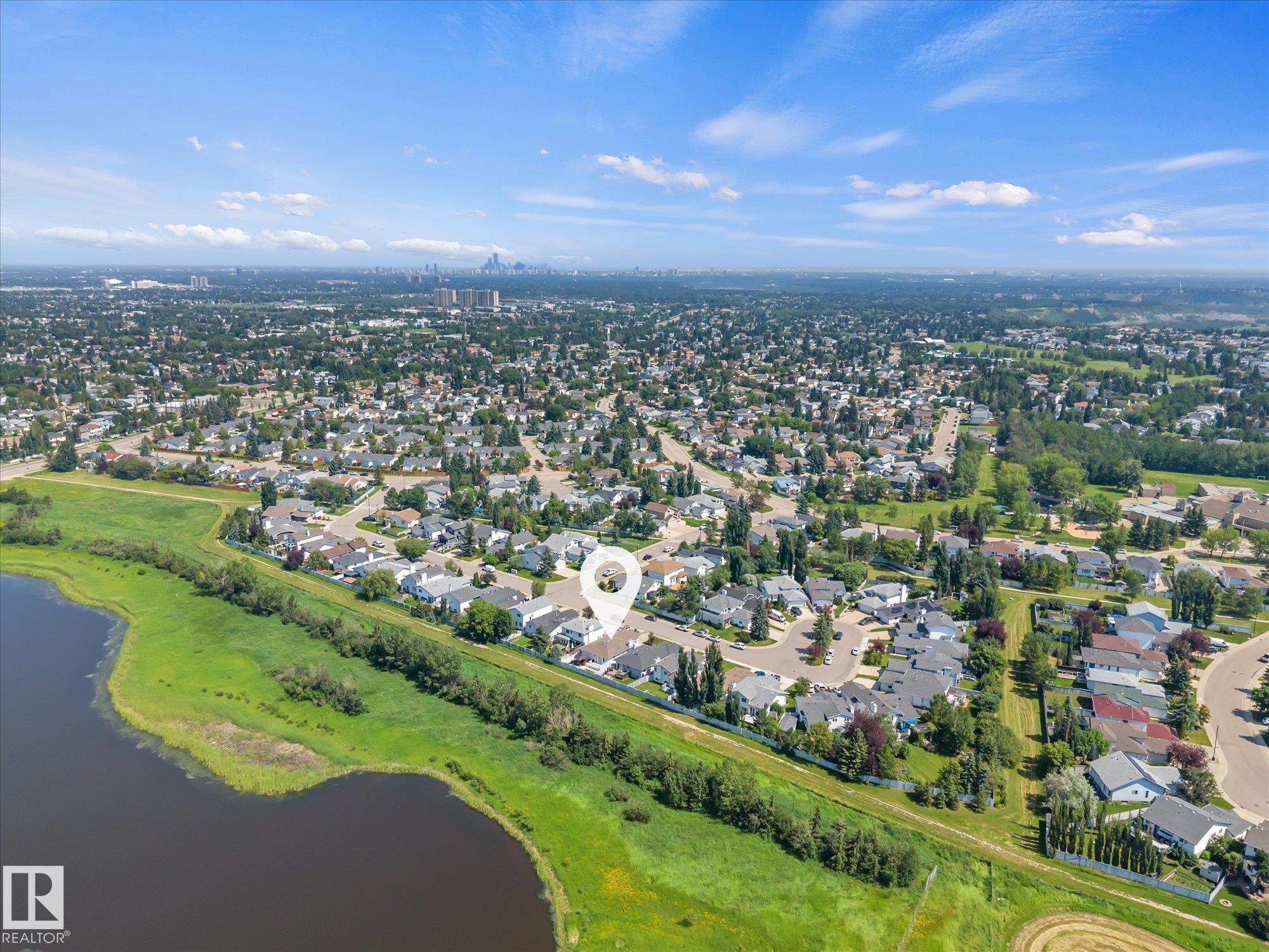 5552 190A Street Nw, Edmonton, AB - Outdoor With View