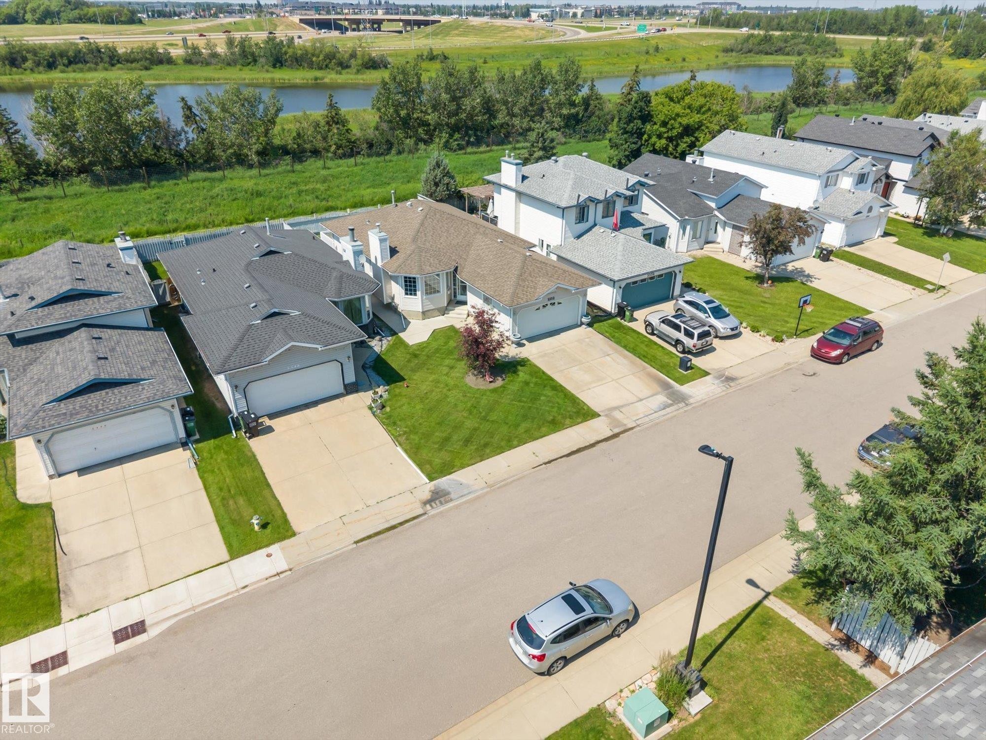 5552 190A Street Nw, Edmonton, AB - Outdoor With View