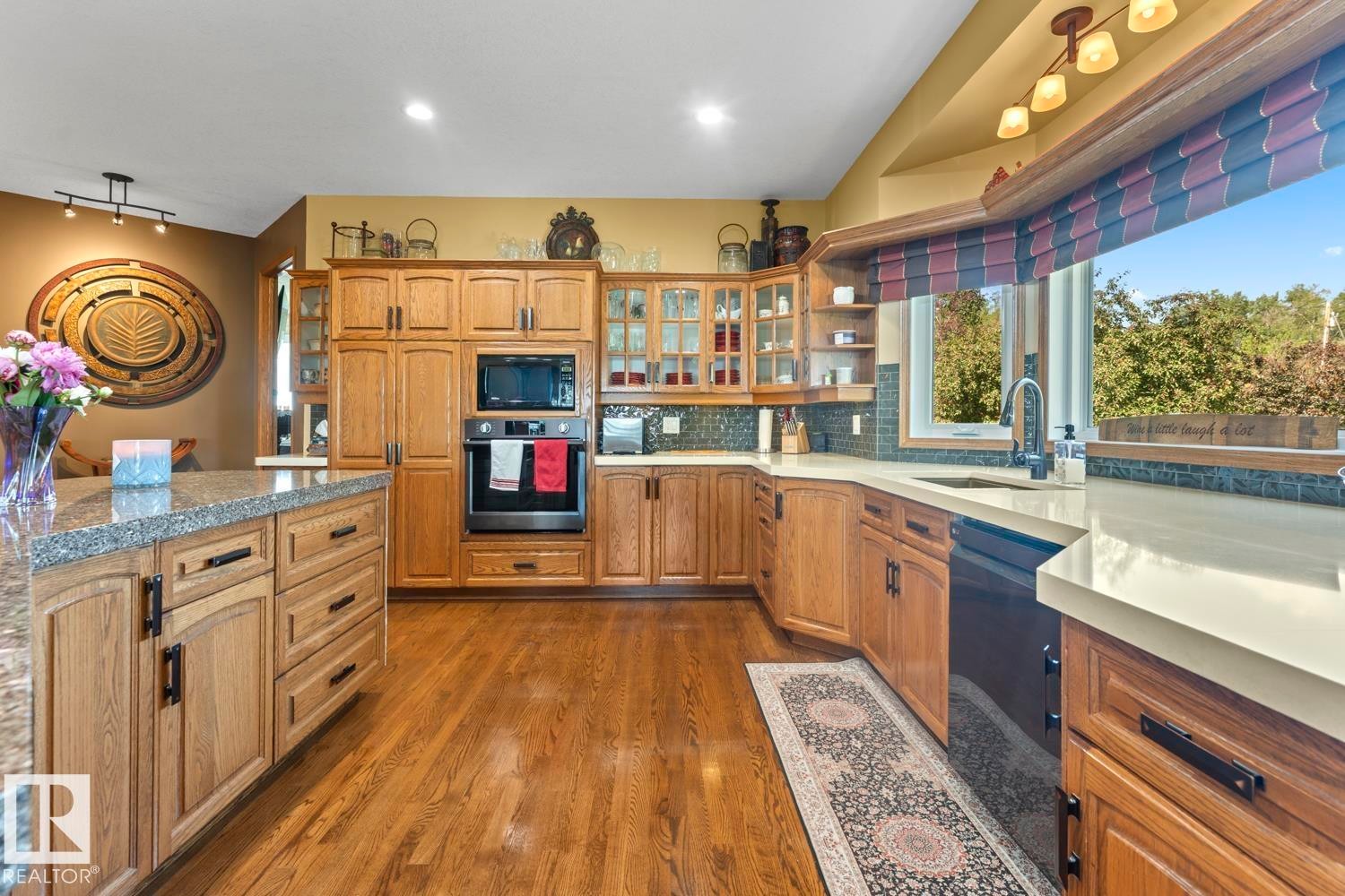 2700 Beach Avenue, Cold Lake, AB - Indoor Photo Showing Kitchen